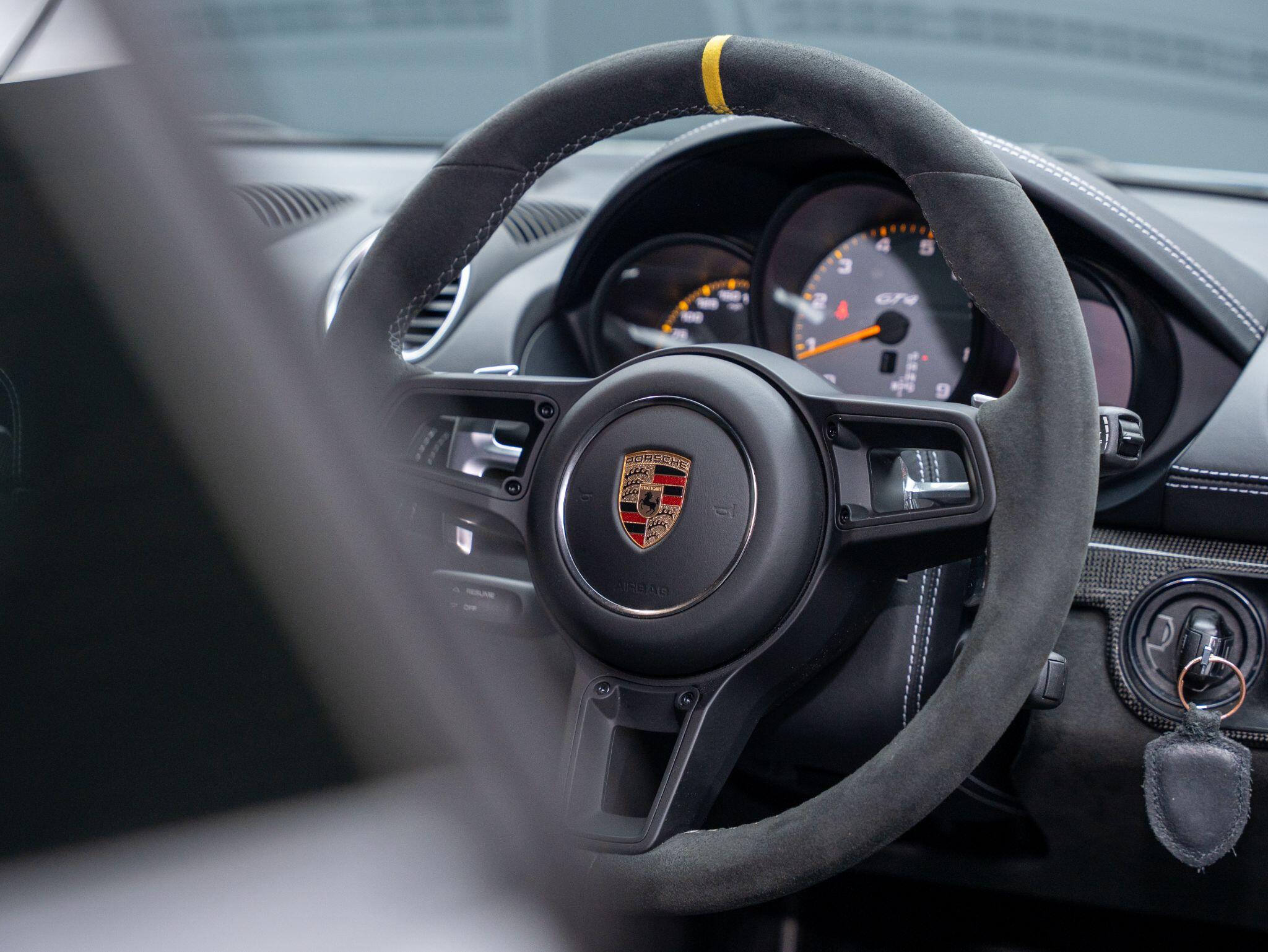 Porsche Cayman view 42