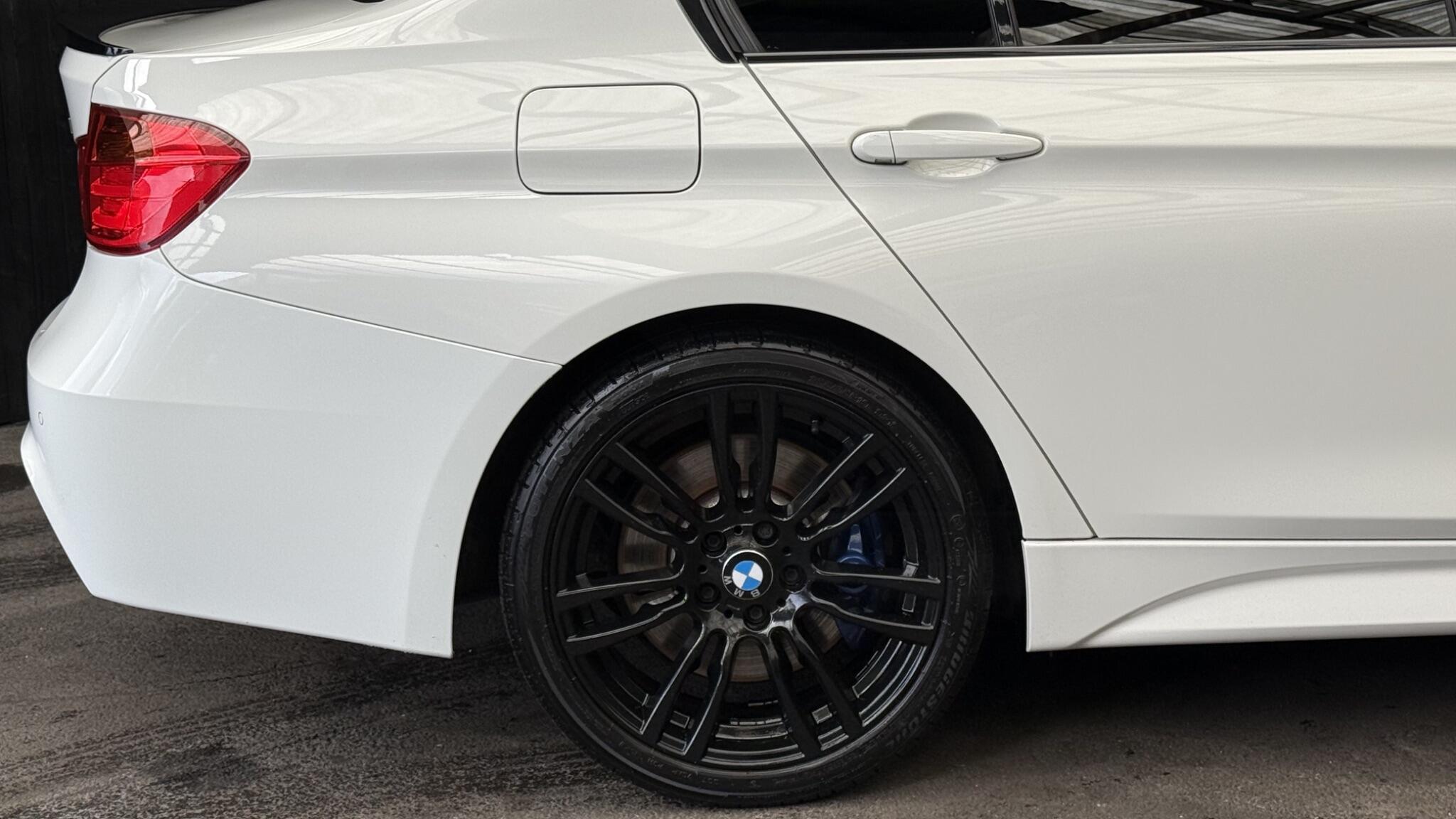 BMW 3 Series view 13