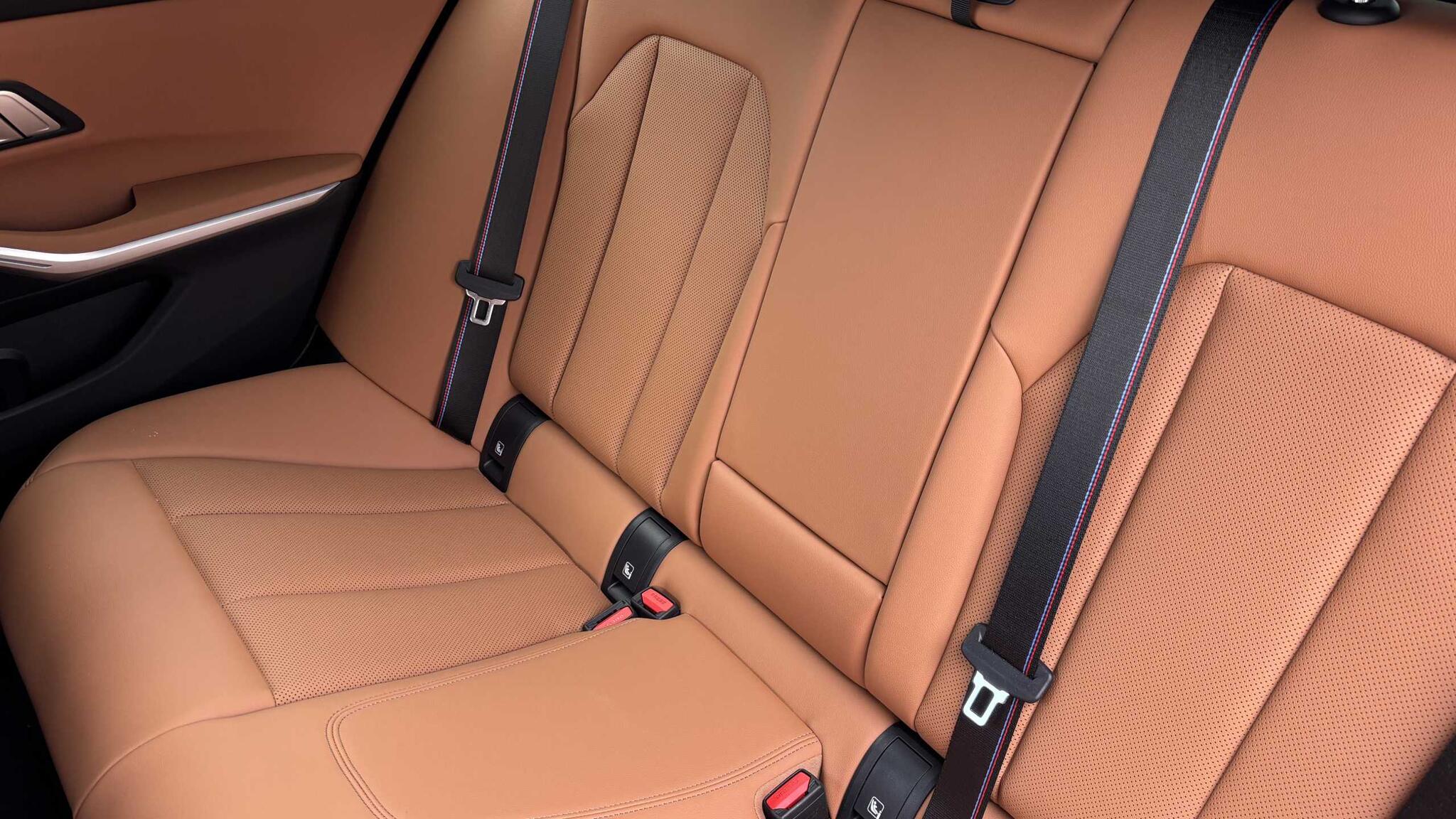 BMW 3 Series view 12