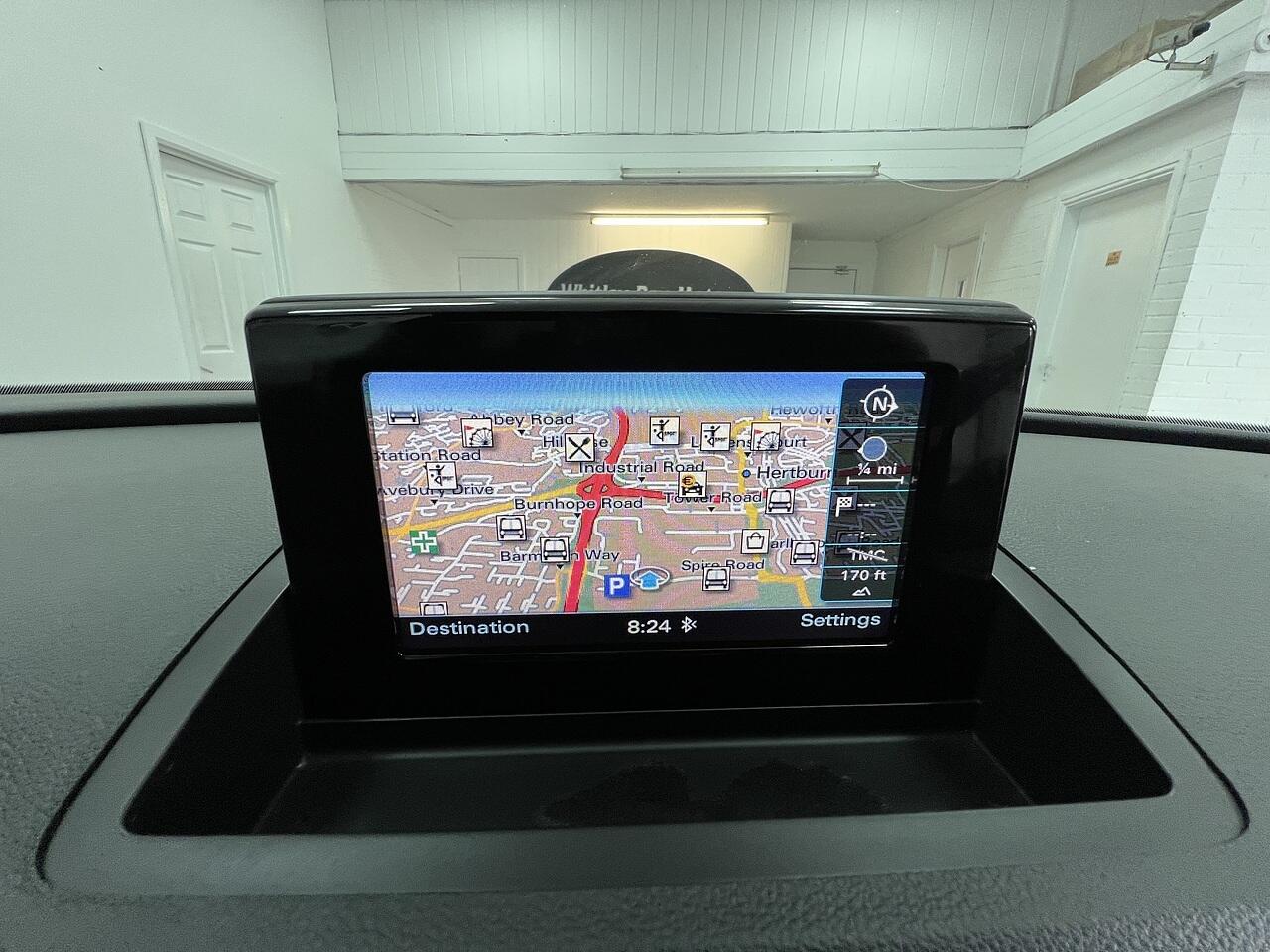 Audi Q3 view 11