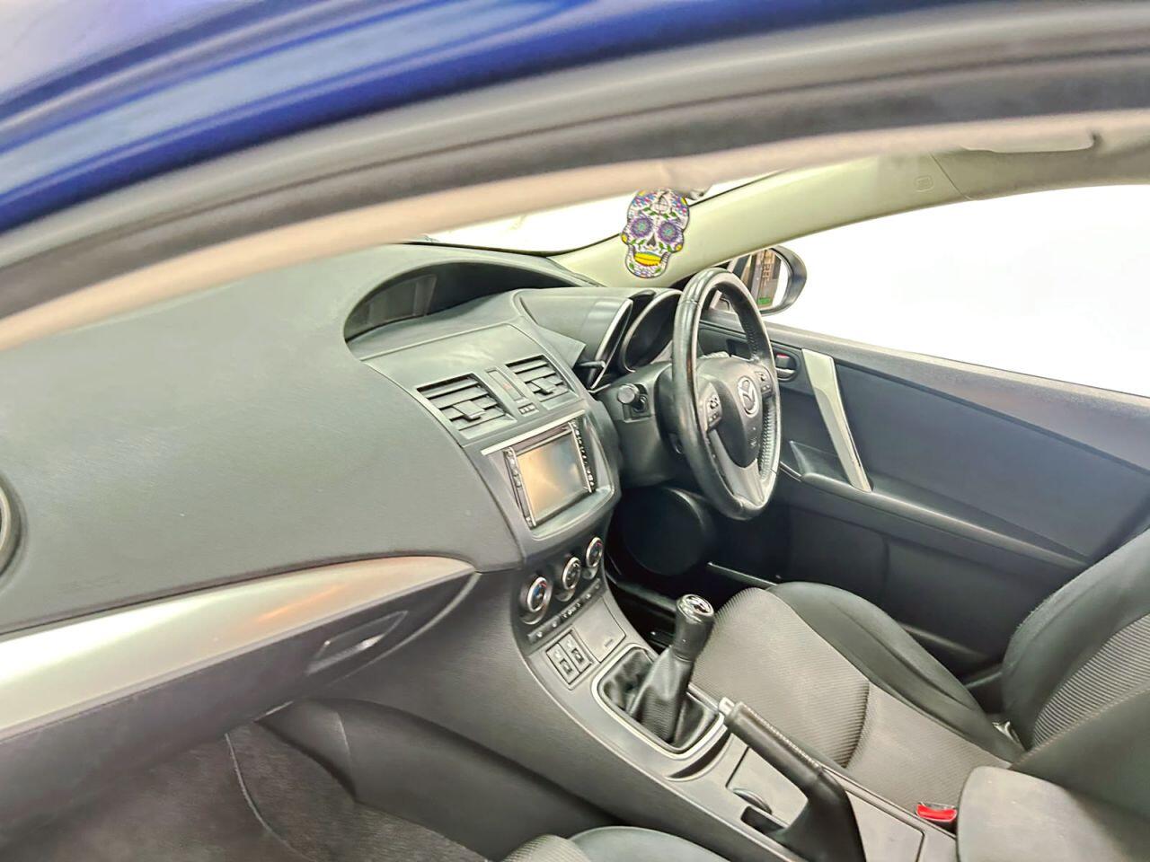 Mazda Mazda3 view 18