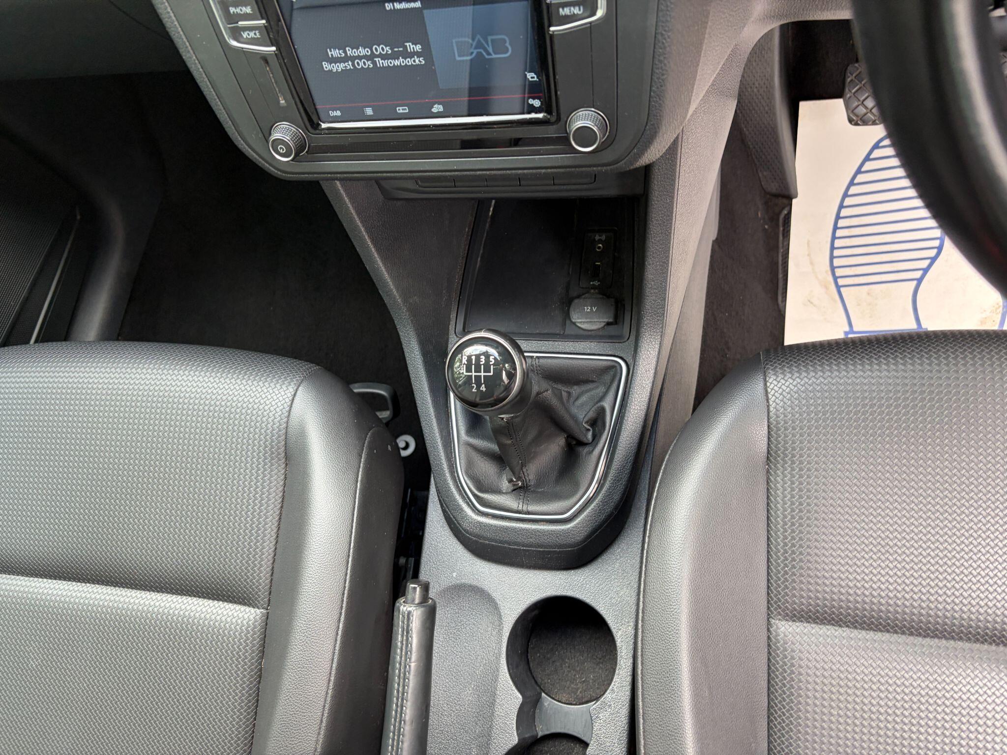 Volkswagen Caddy Maxi Life view 26