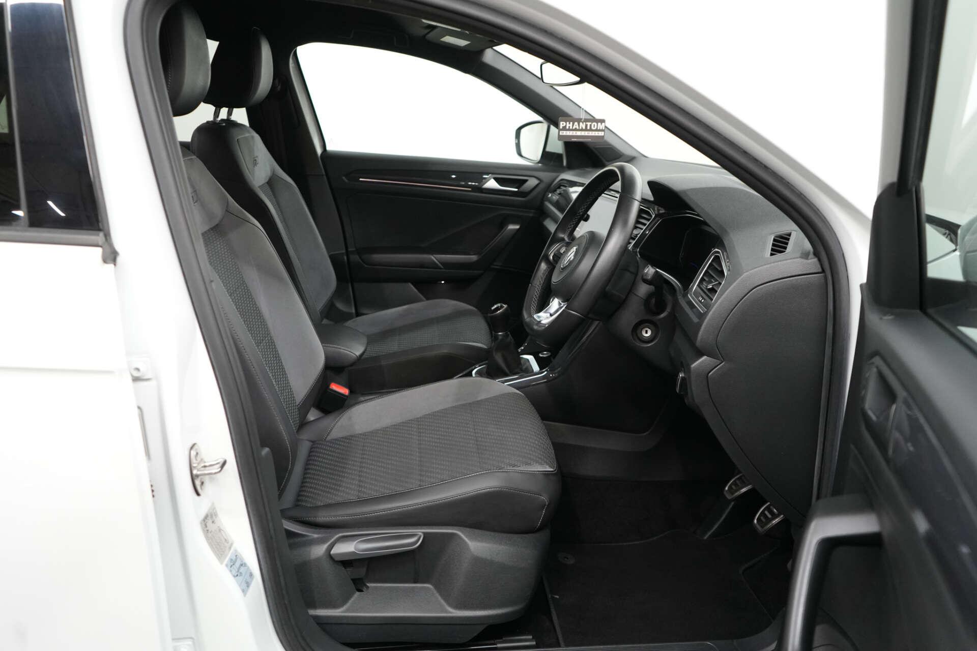 Volkswagen T-Roc view 20