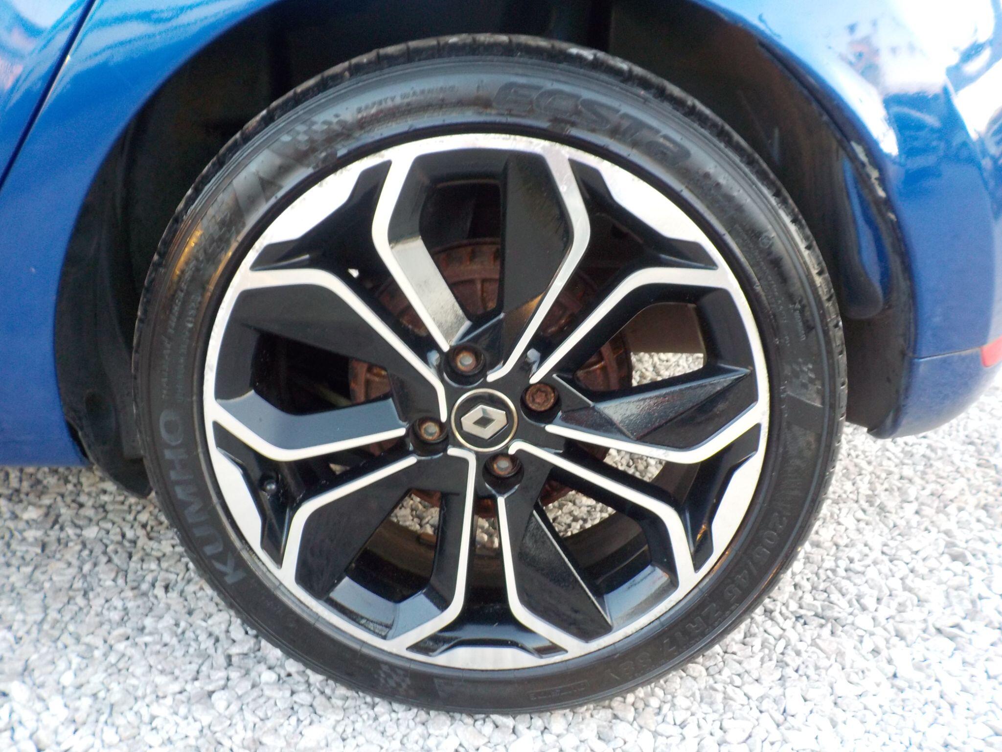 Renault Clio 0.9 TCe Iconic Euro 6 (s/s) 5dr