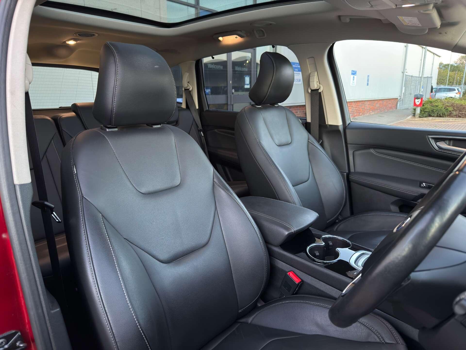 Ford S-Max view 16