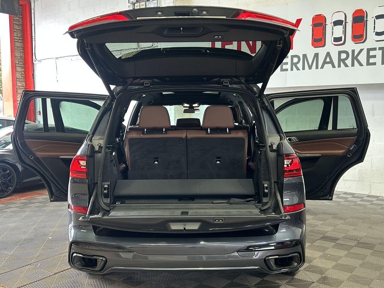 BMW X7 view 15