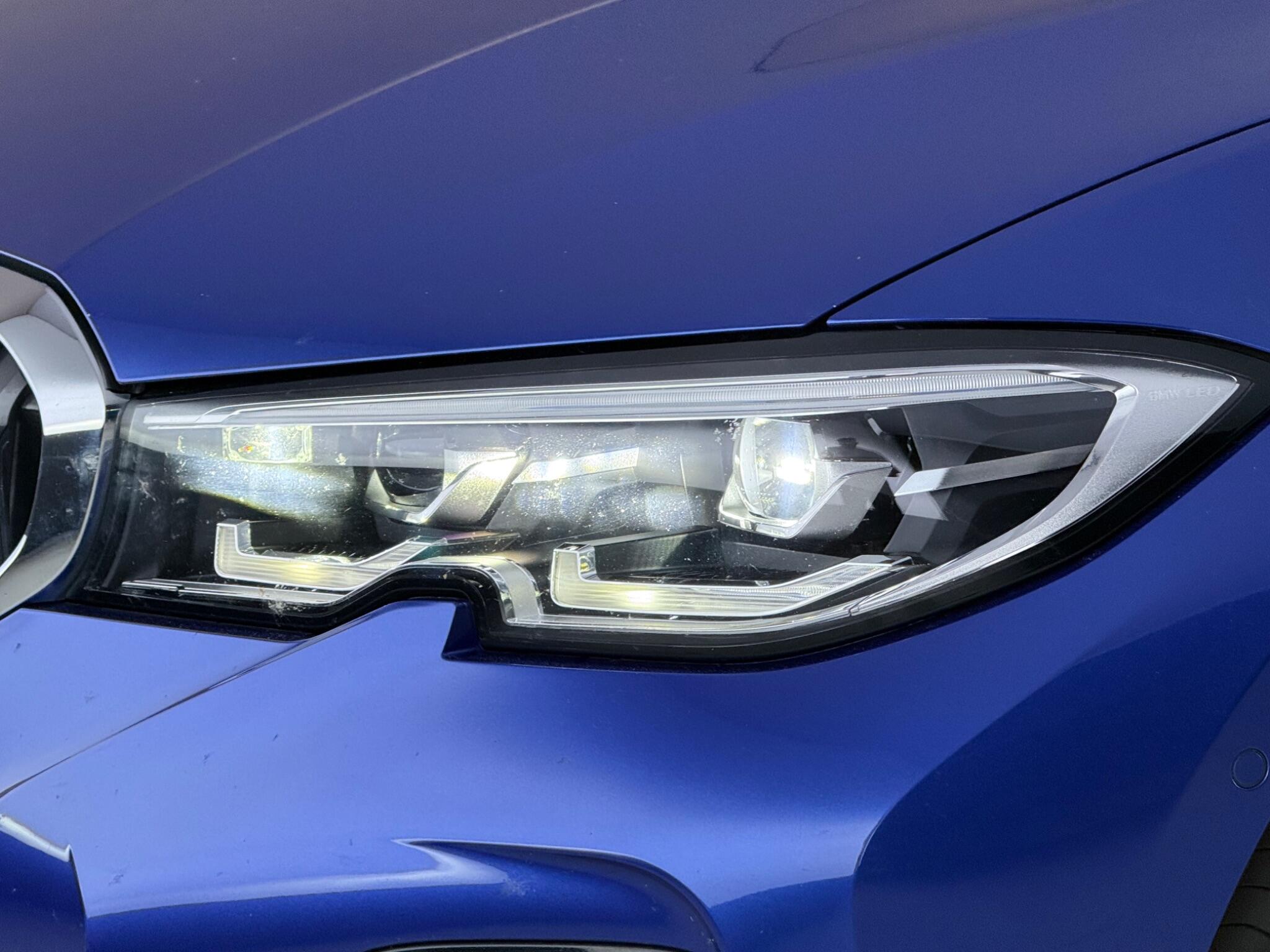 BMW 3 Series view 12