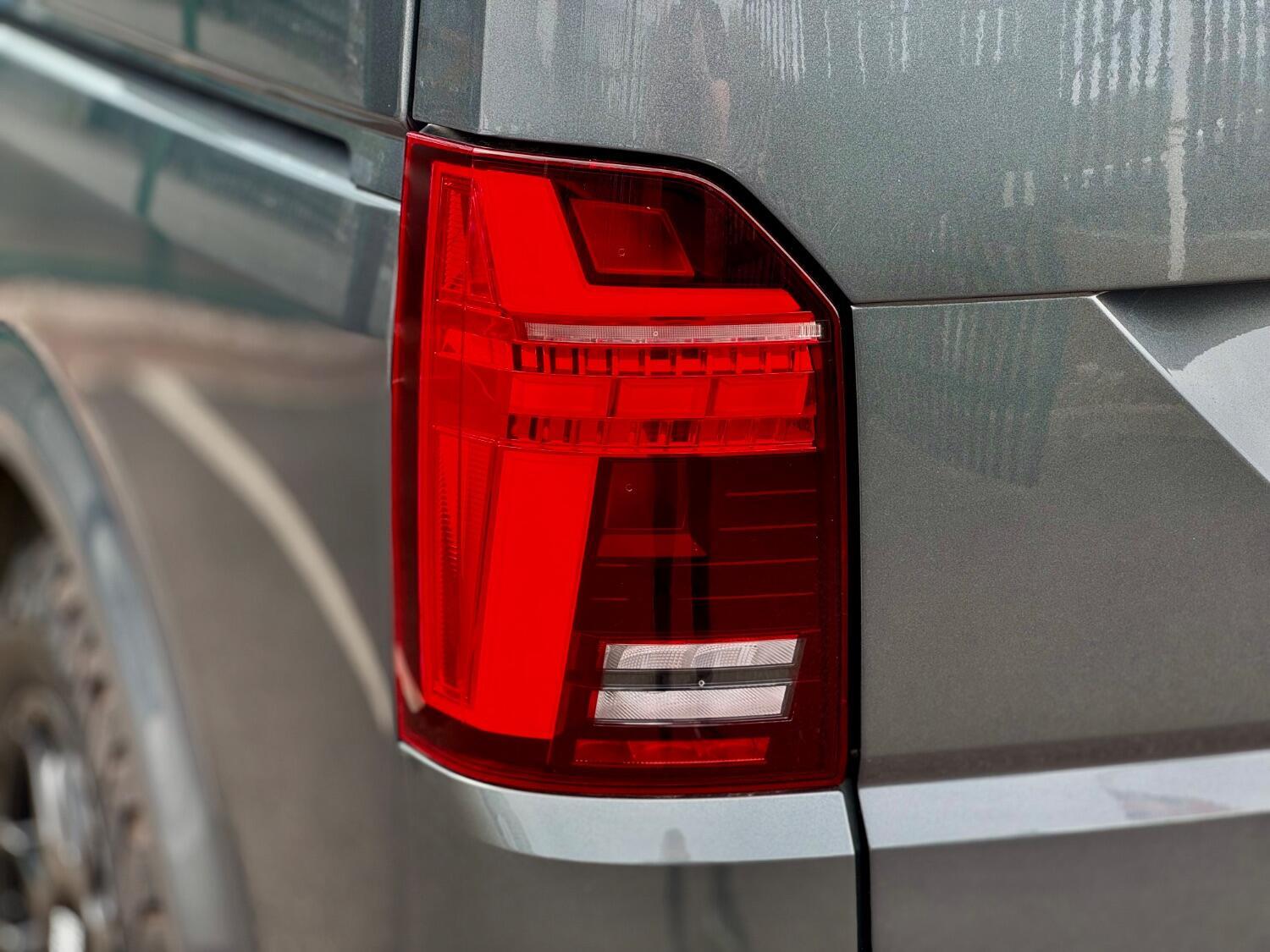 Volkswagen Caravelle view 27