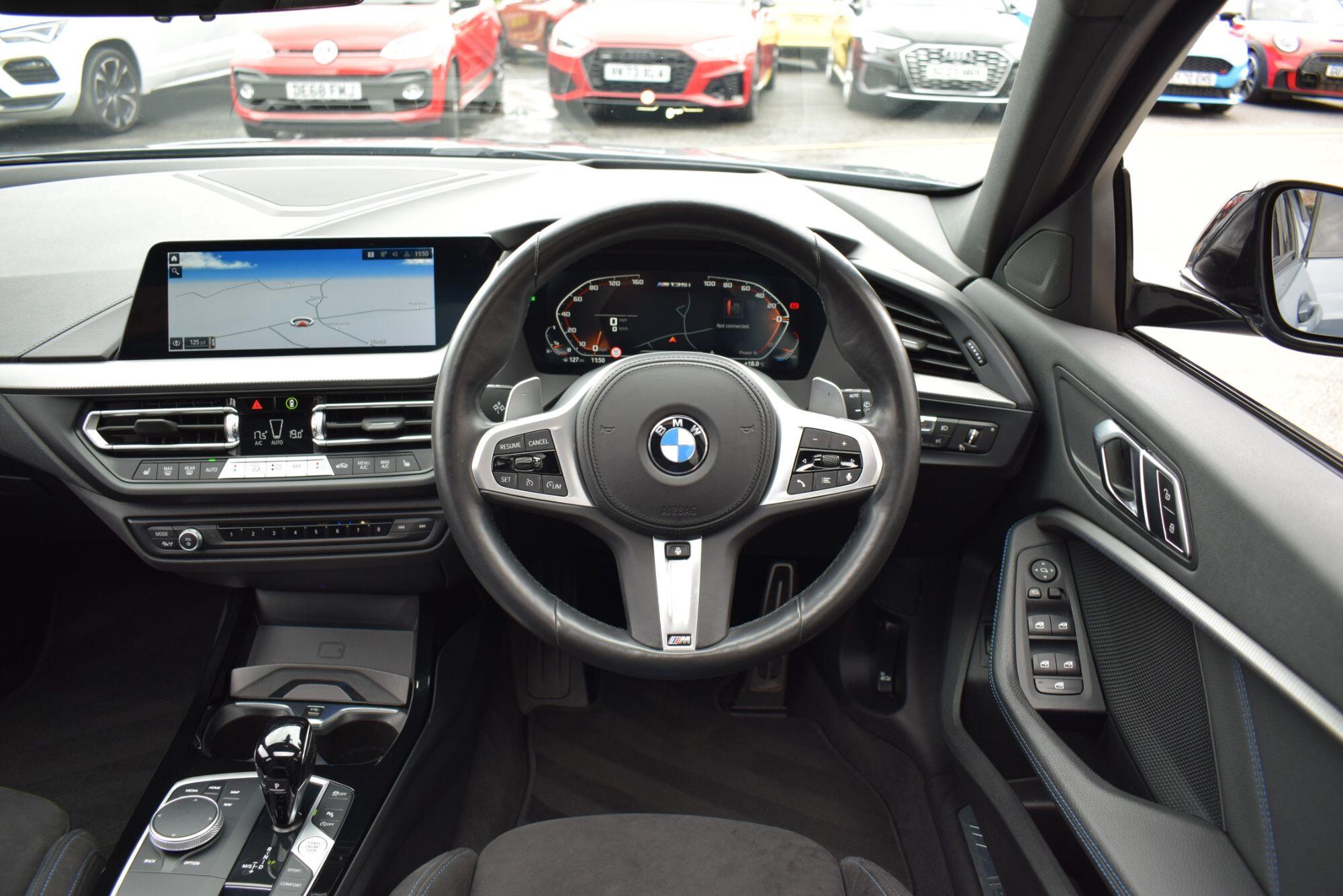 BMW 1 Series view 19