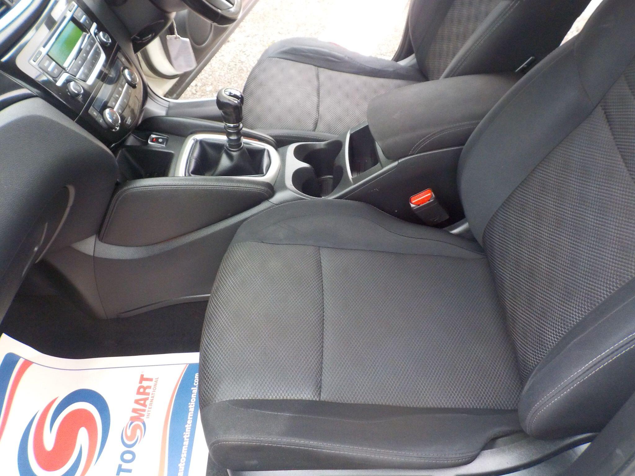 Nissan Qashqai 1.5 dCi Acenta 2WD Euro 5 (s/s) 5dr