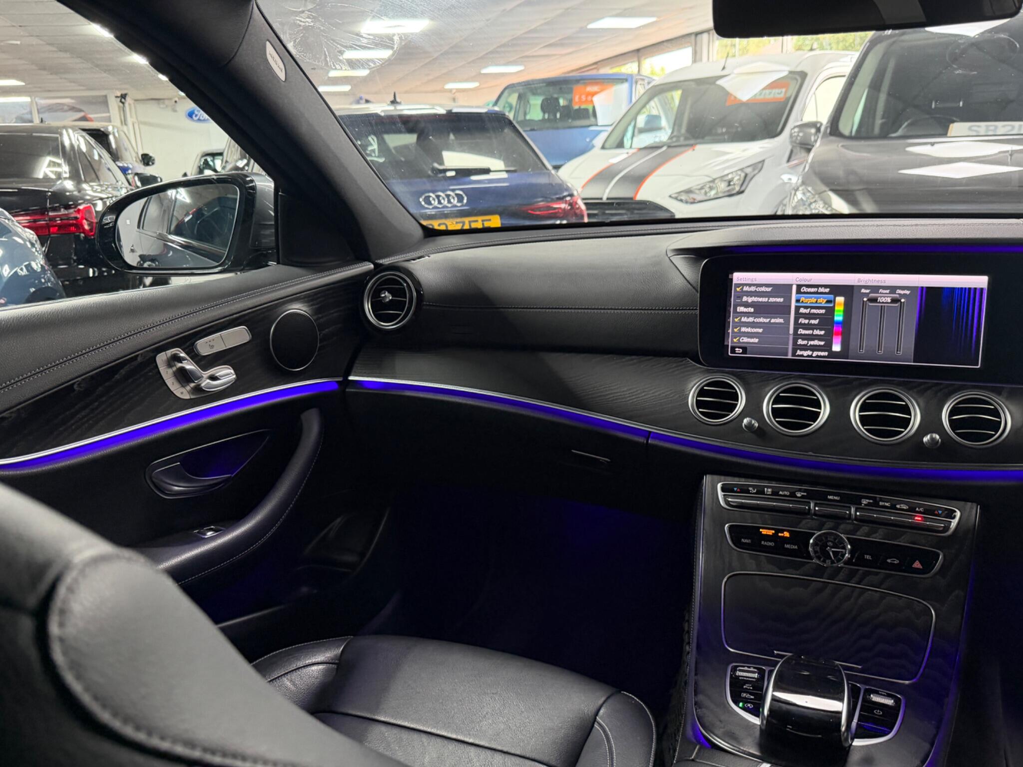 Mercedes-Benz E Class view 30