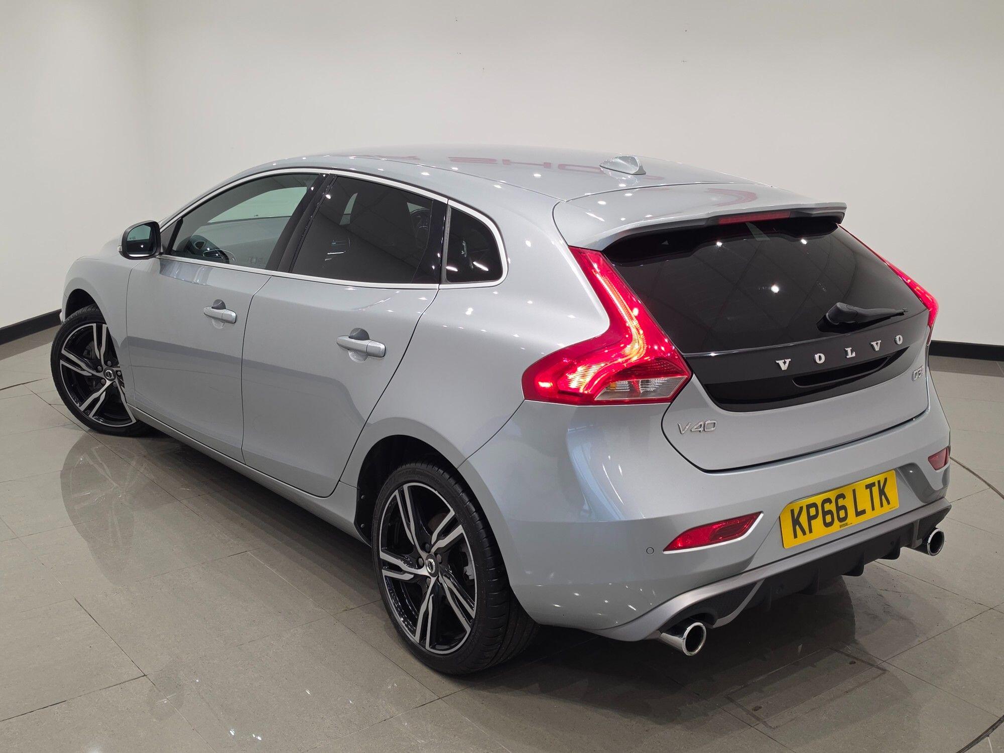 Volvo V40 view 10