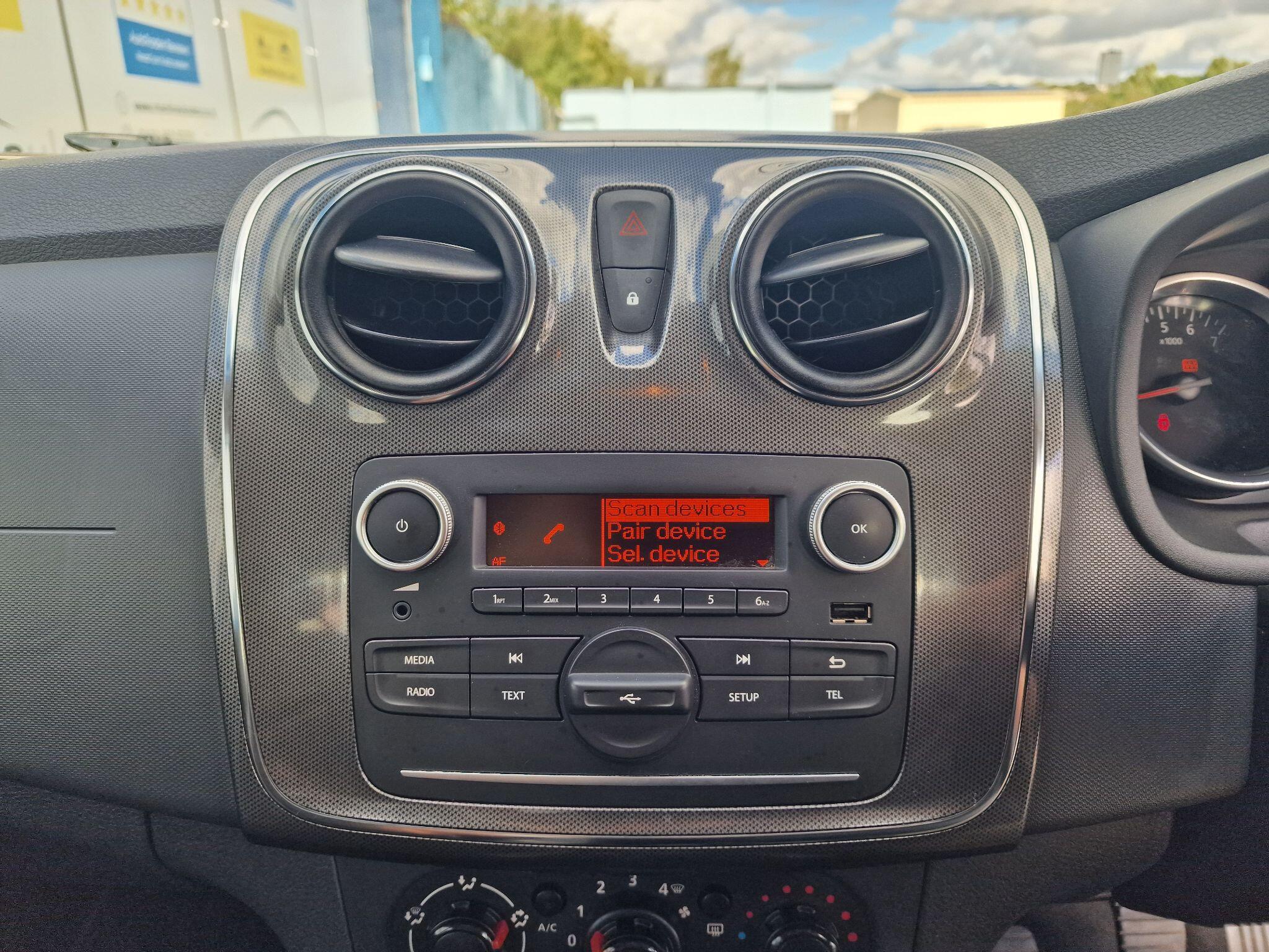 Dacia Sandero view 37