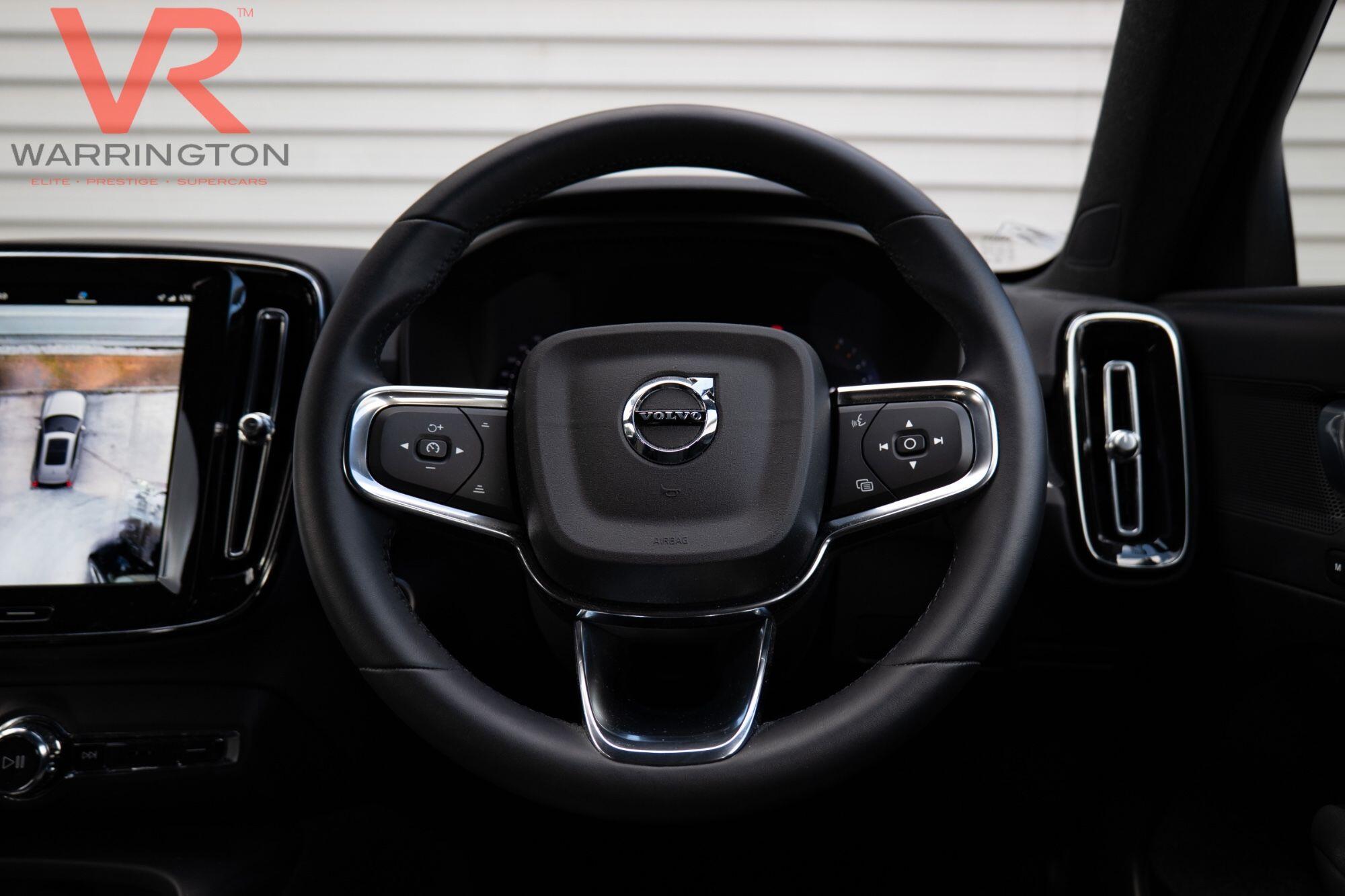 Volvo XC40 view 9