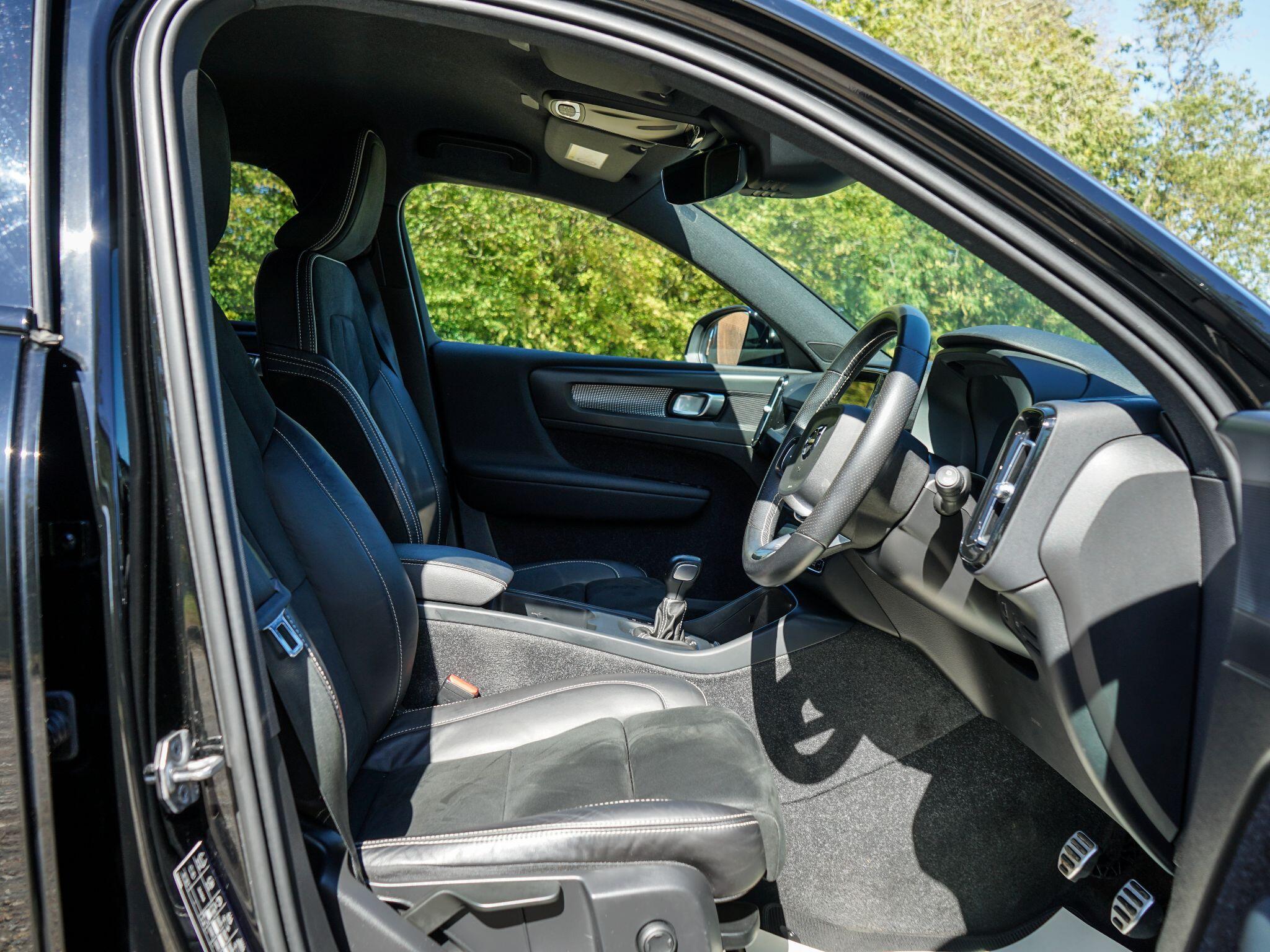 Volvo XC40 view 18