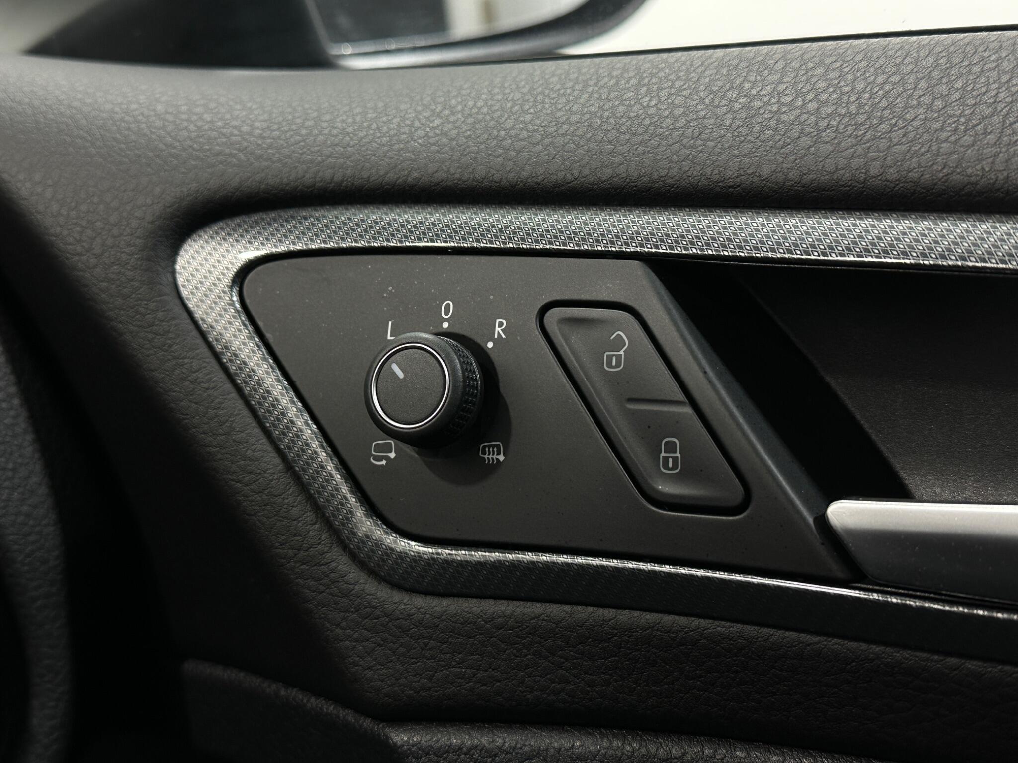 Volkswagen Golf view 20