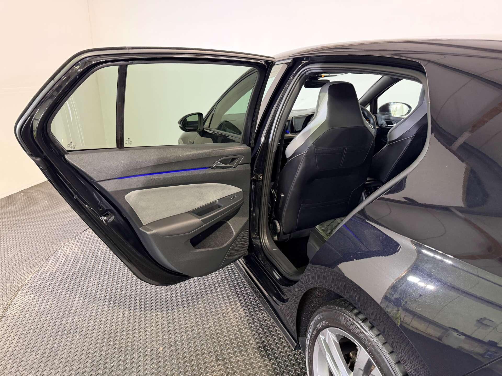 Volkswagen Golf view 58