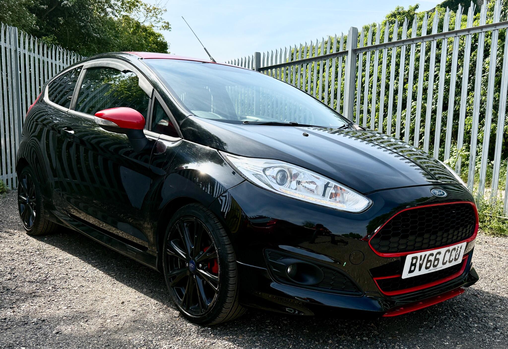 2016 Ford Fiesta image 1
