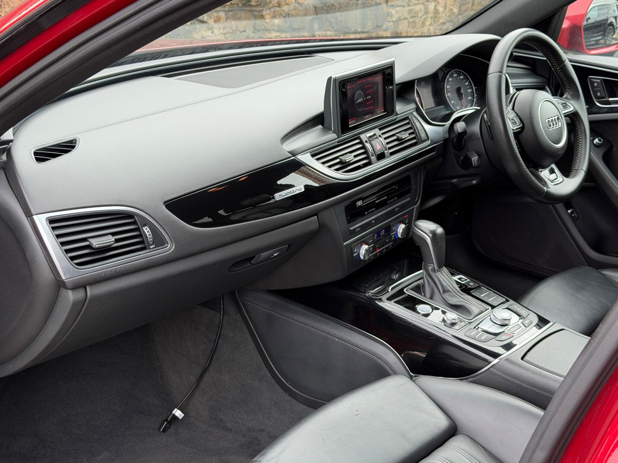 Audi A6 view 13