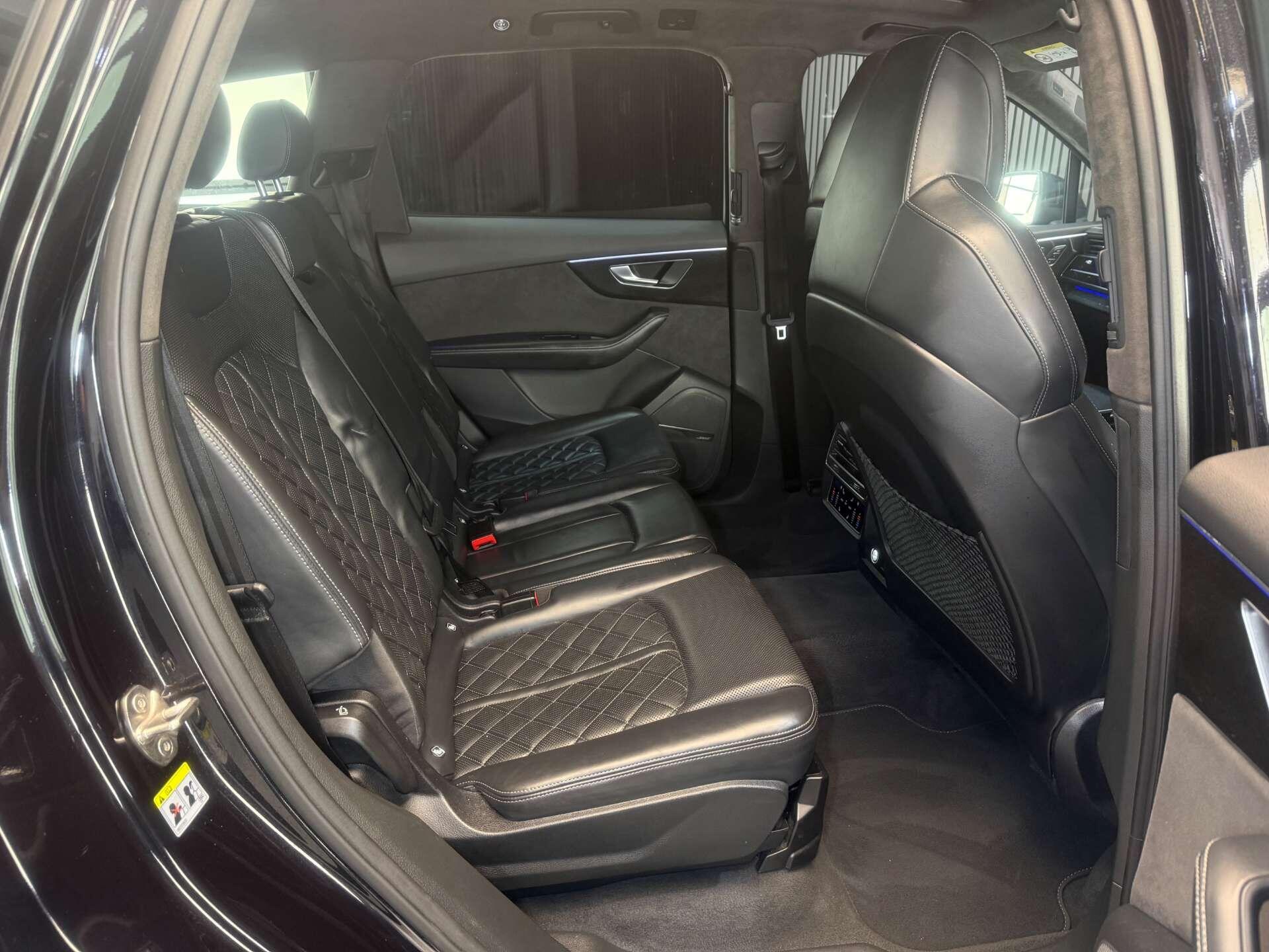Audi SQ7 view 22