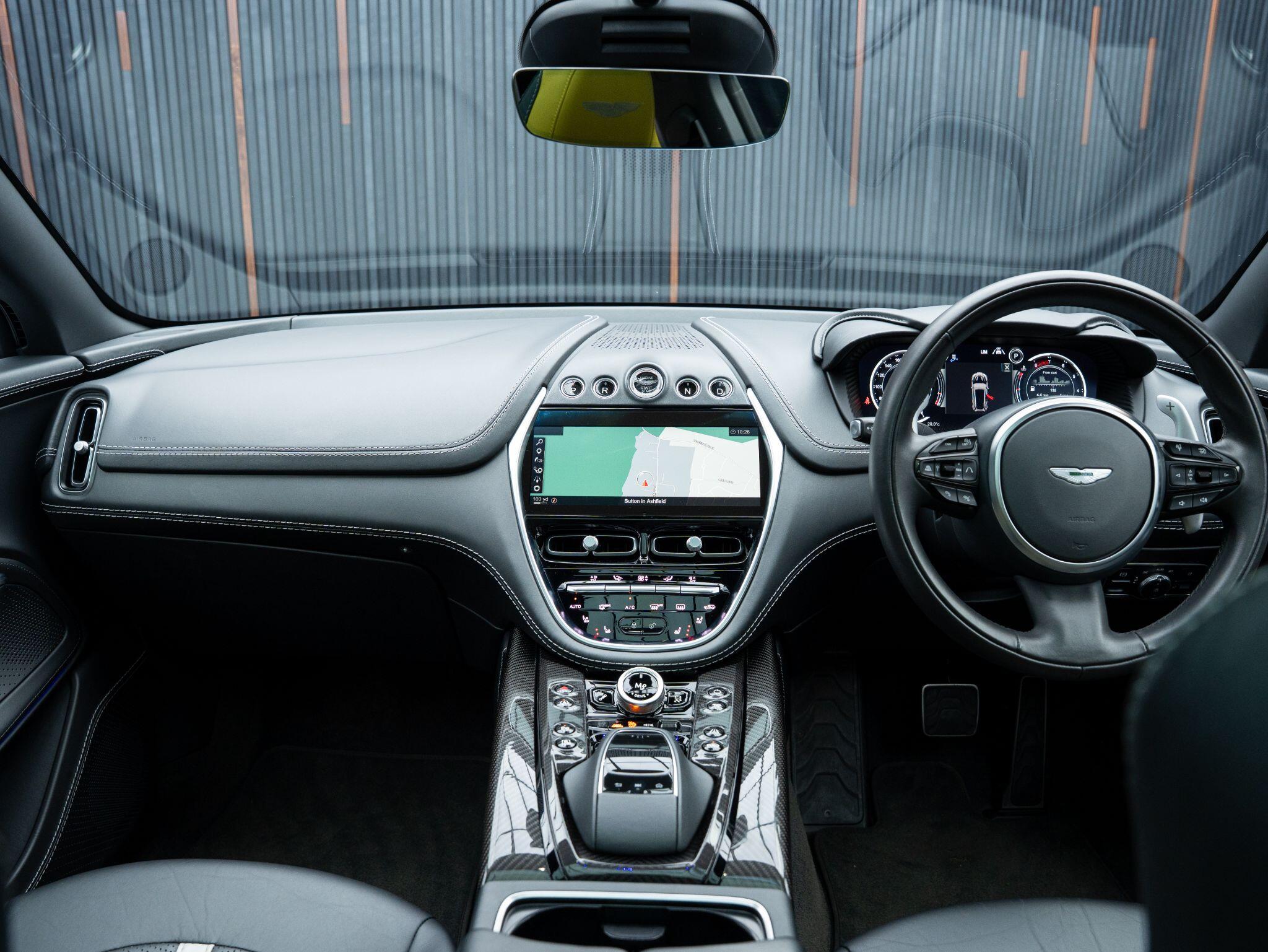 Aston Martin DBX view 42