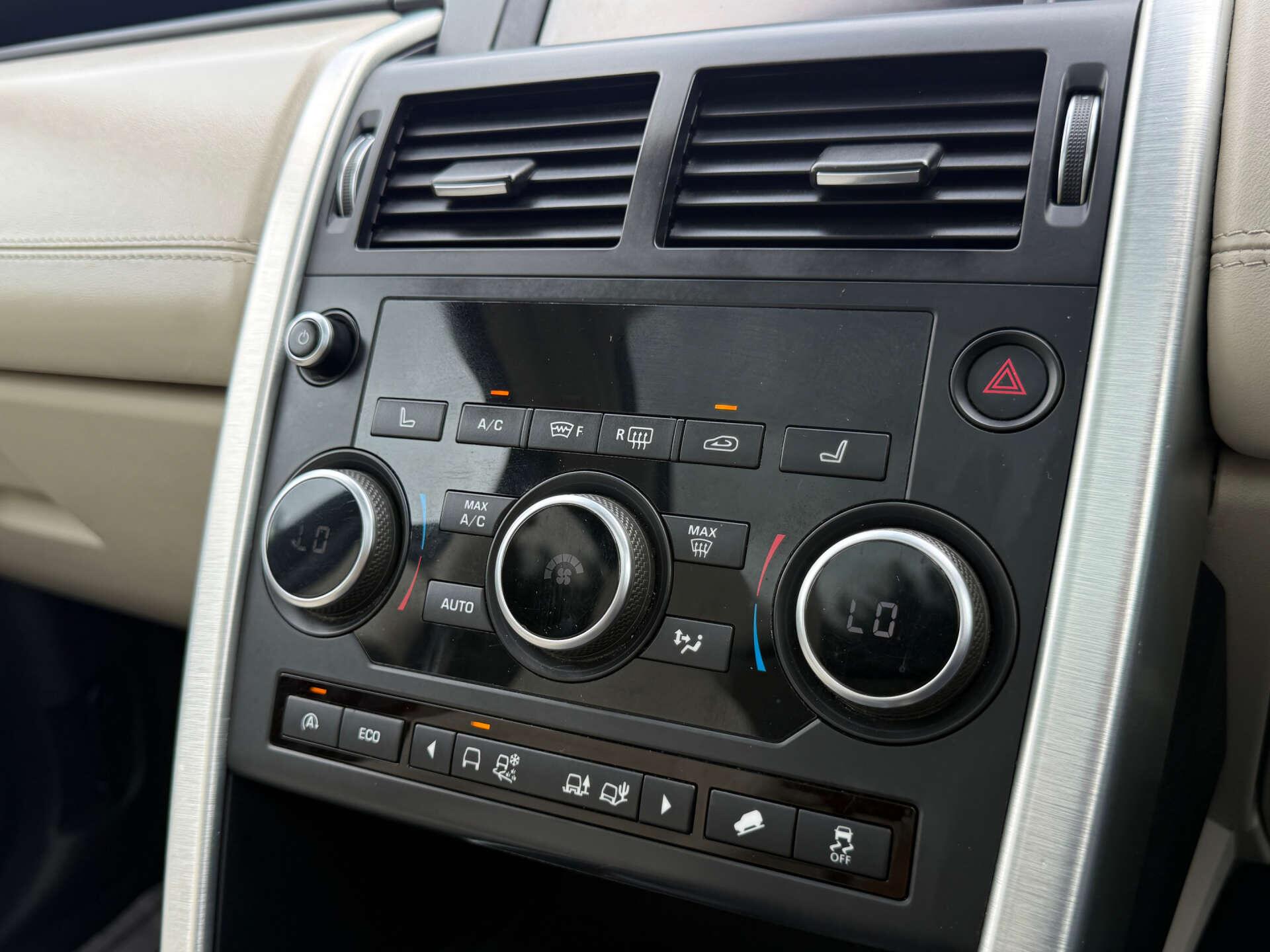 Land Rover Discovery Sport view 50