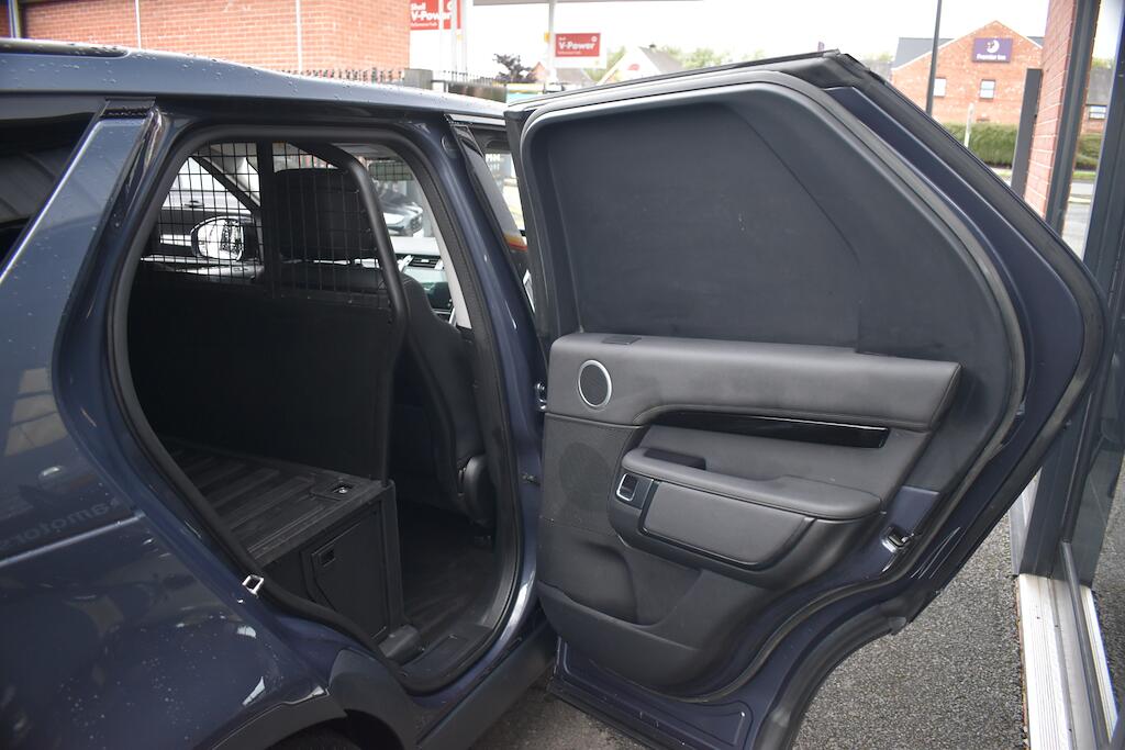 Land Rover Discovery 3 view 31