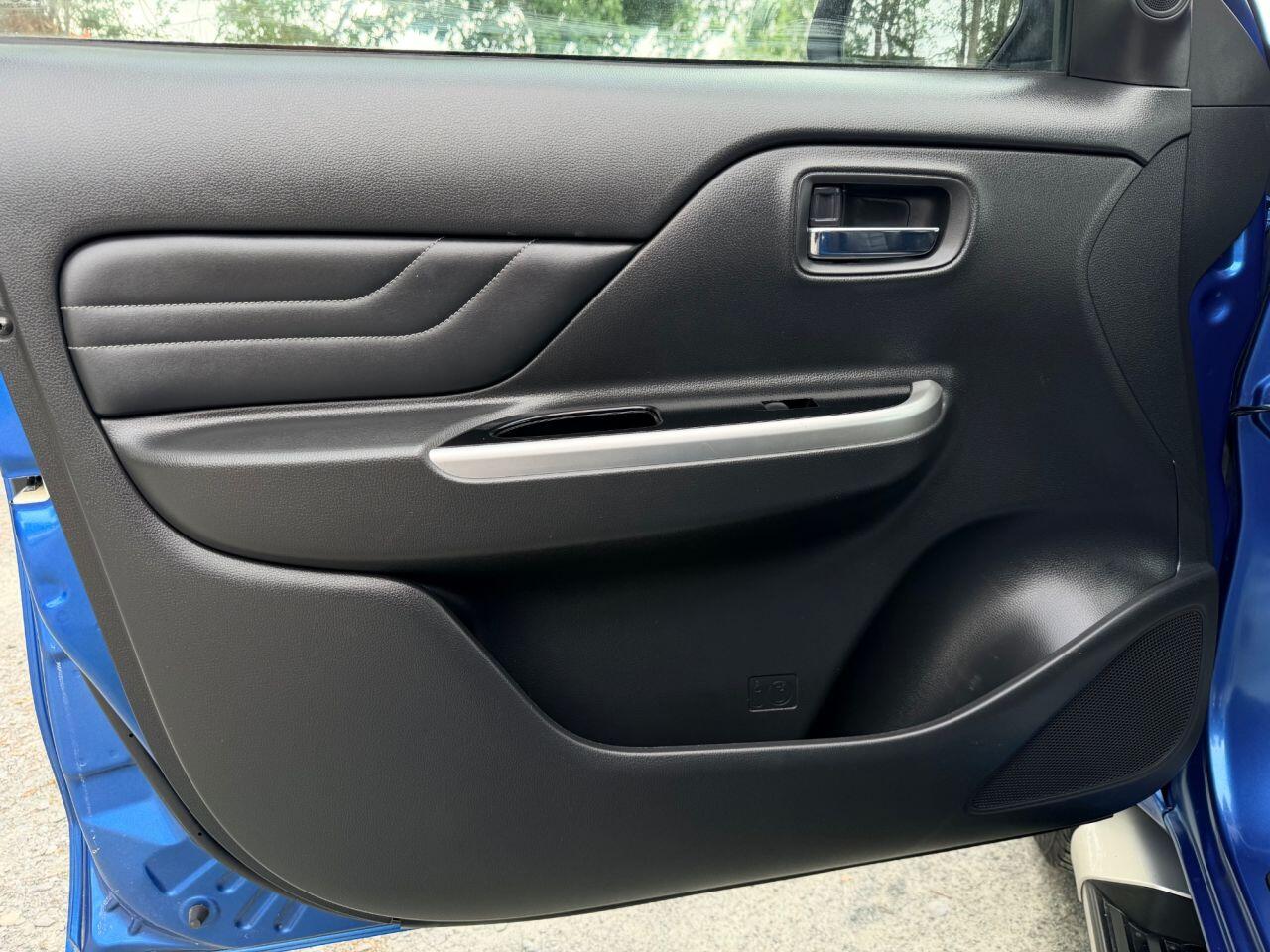 Mitsubishi L200 view 24