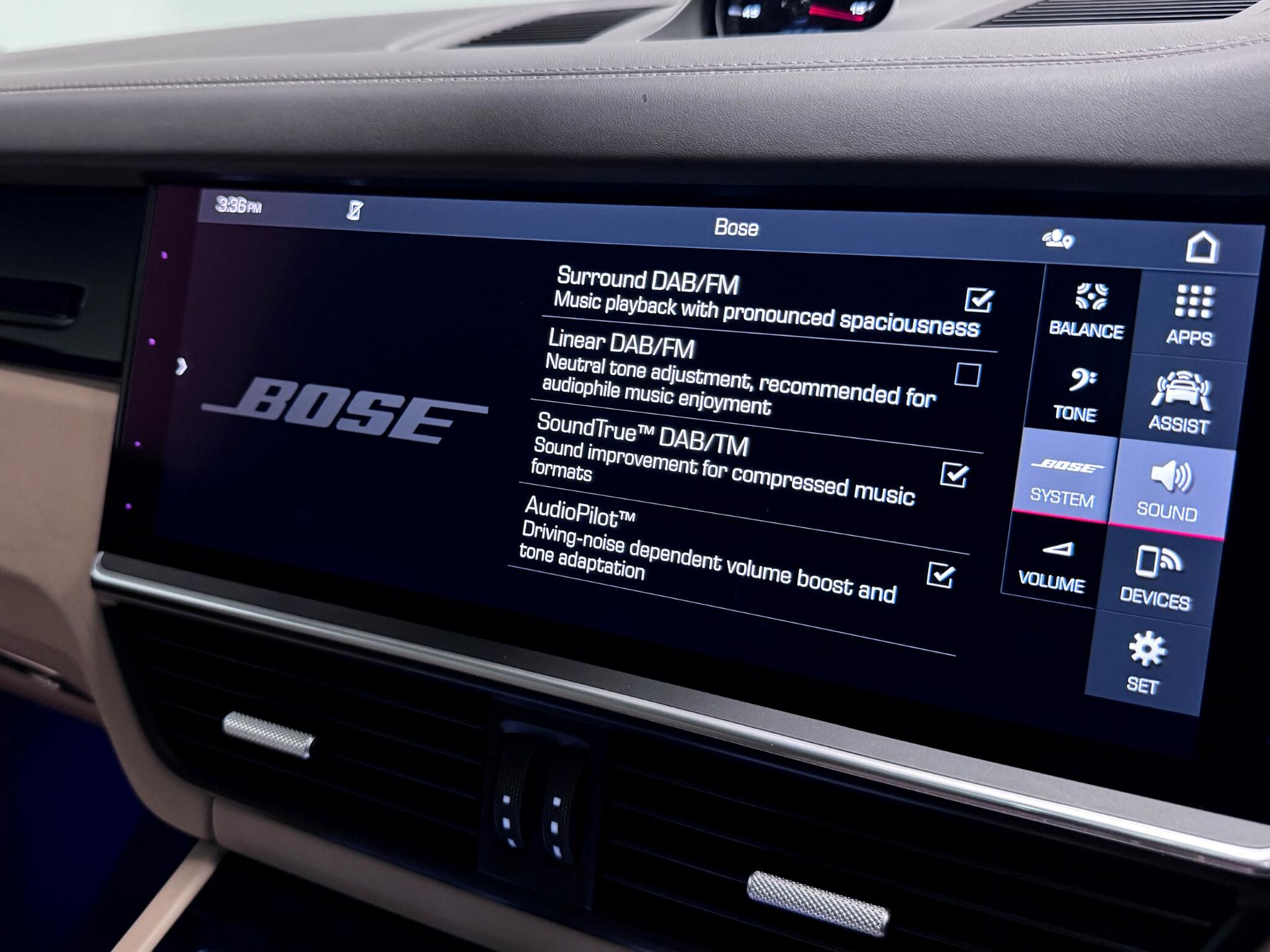 Porsche Cayenne view 69