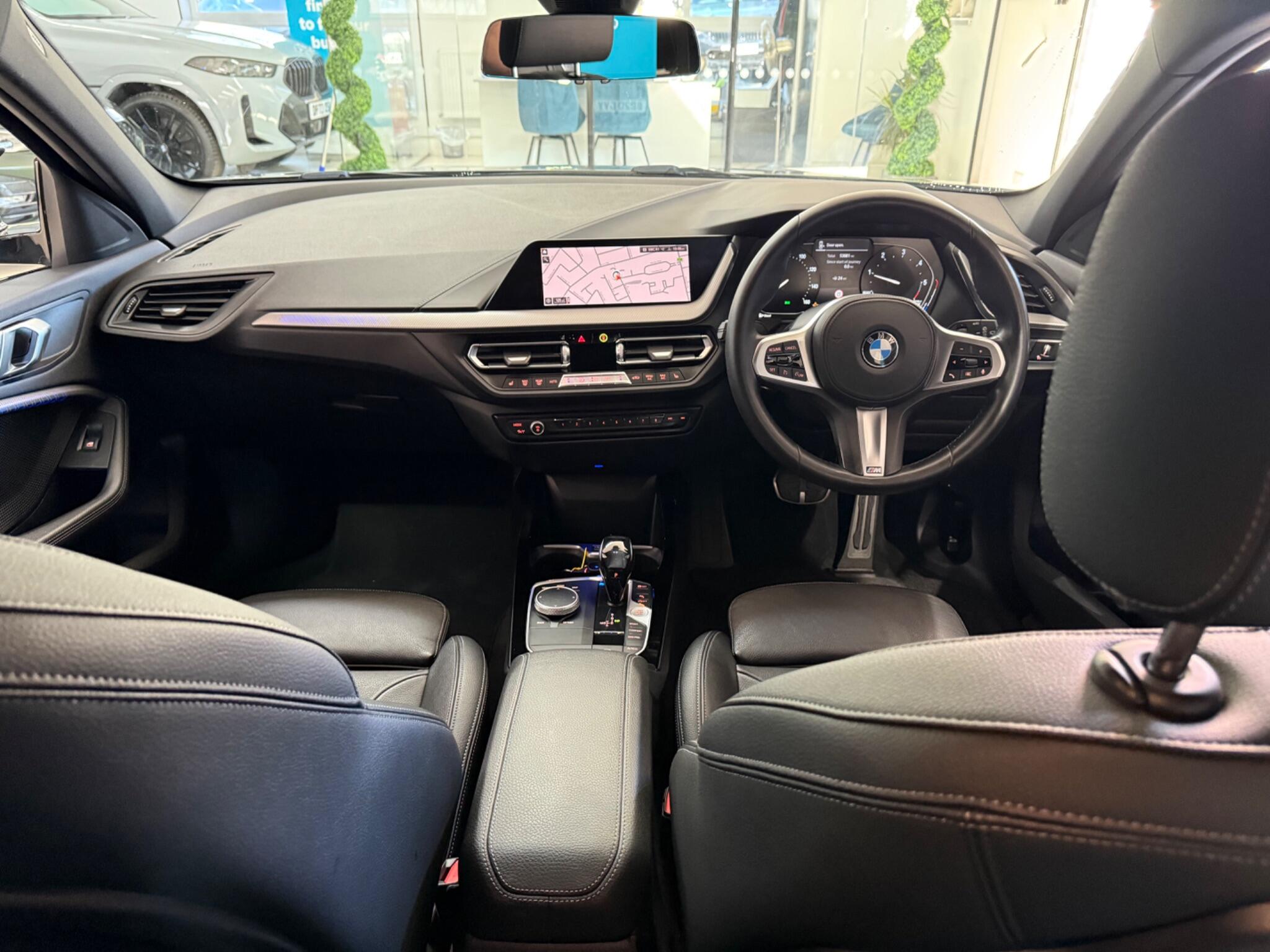 BMW 1 Series view 19