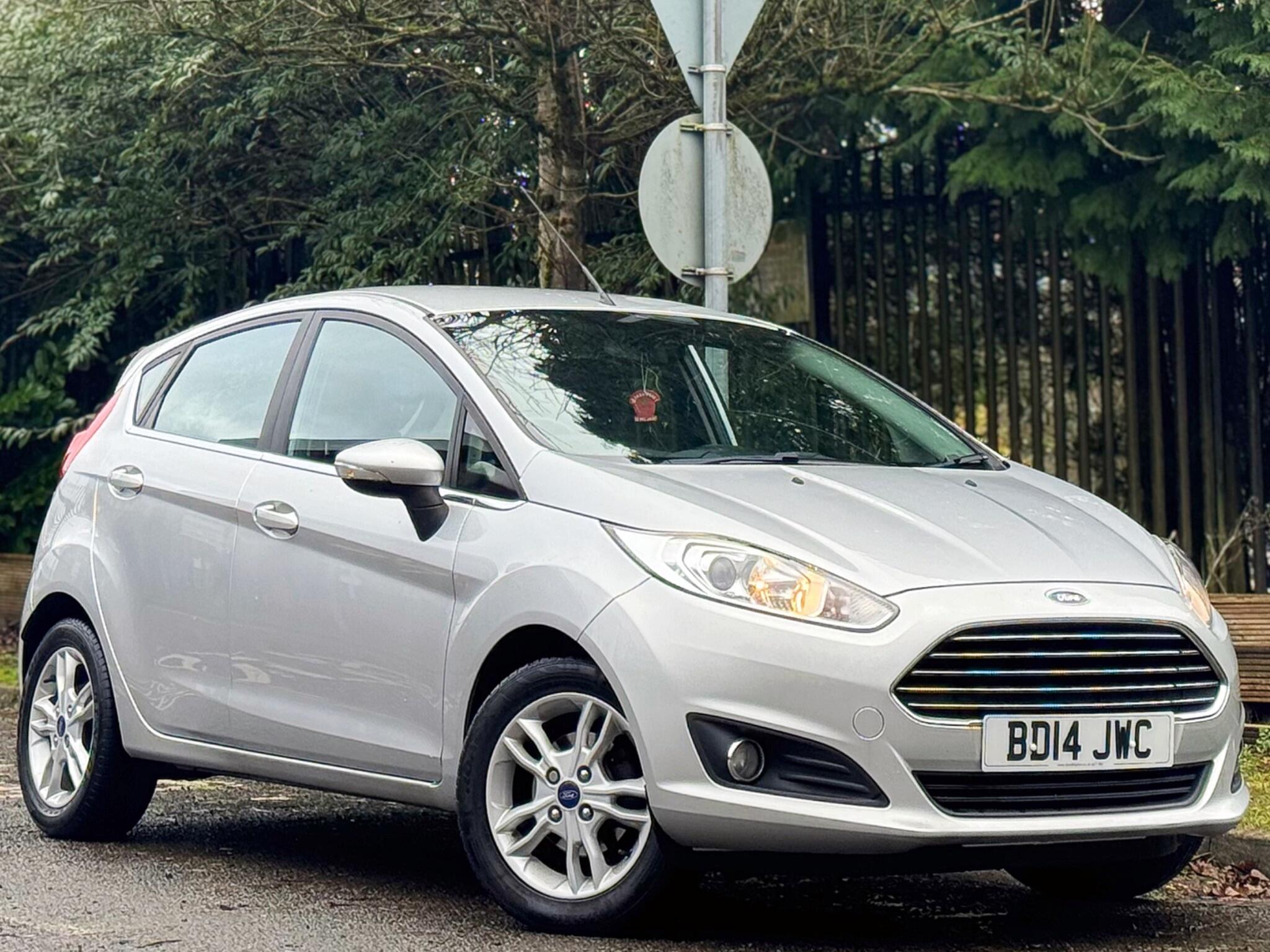 2014 Ford Fiesta 1.5 TDCi Zetec Euro 5 5dr image 4