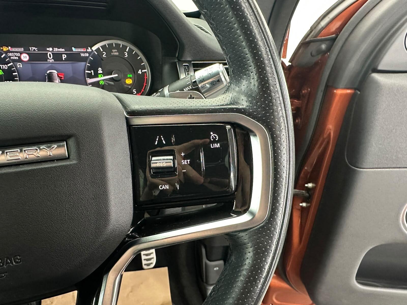 Land Rover Discovery Sport view 40