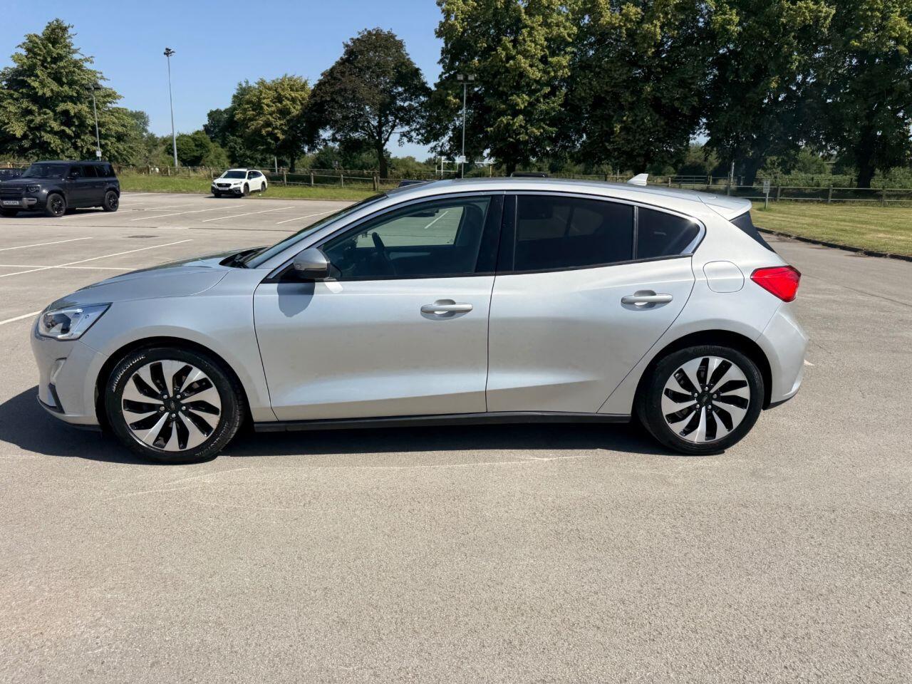 Ford Focus view 45