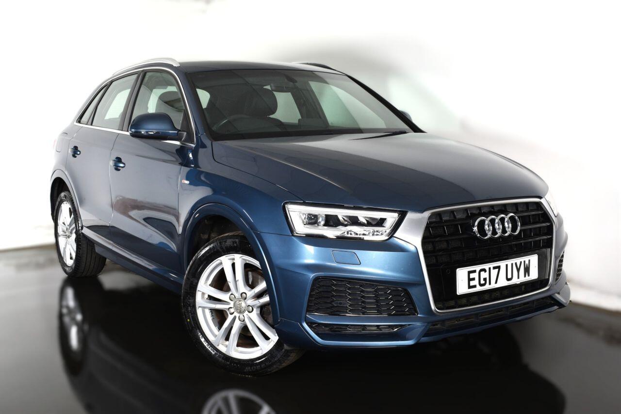 Audi Q3 view 32