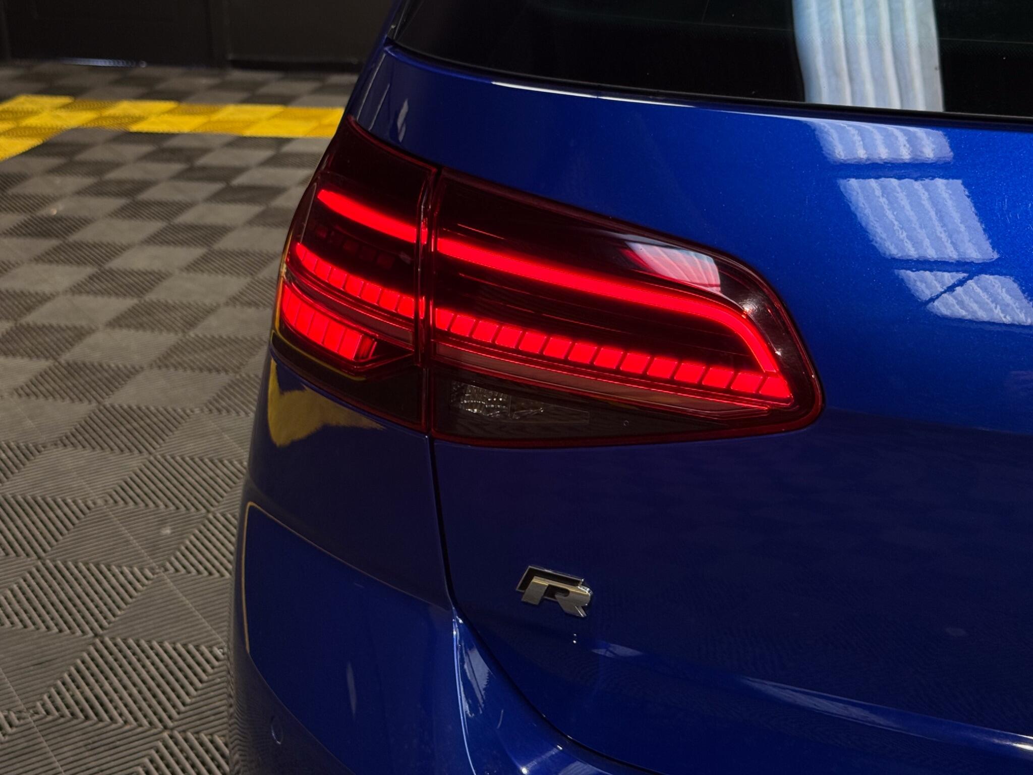 Volkswagen Golf view 17