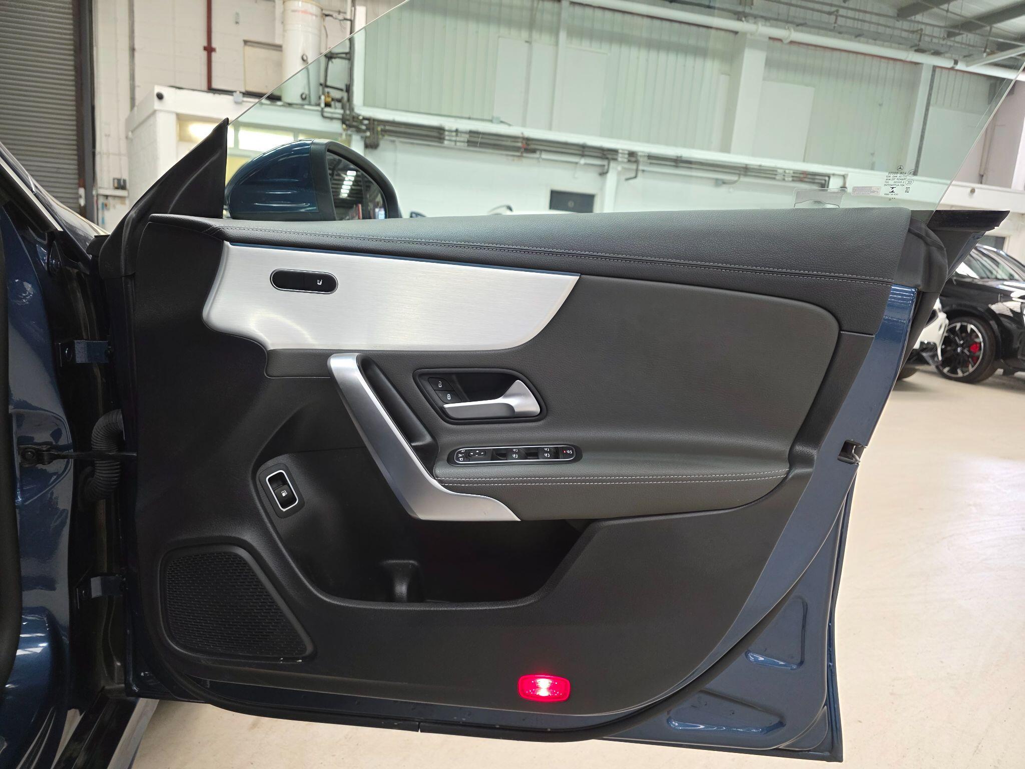 Mercedes-Benz Cla view 14