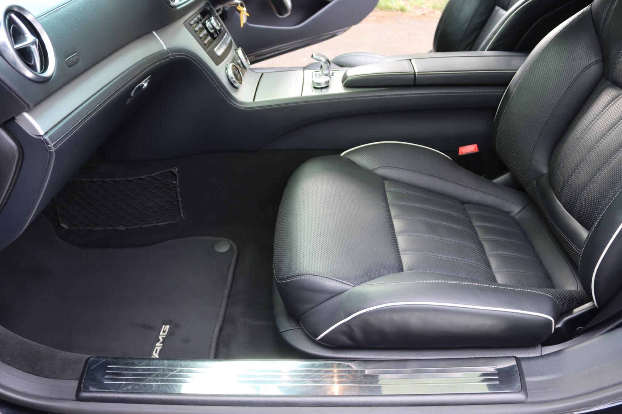 Mercedes-Benz SL view 7