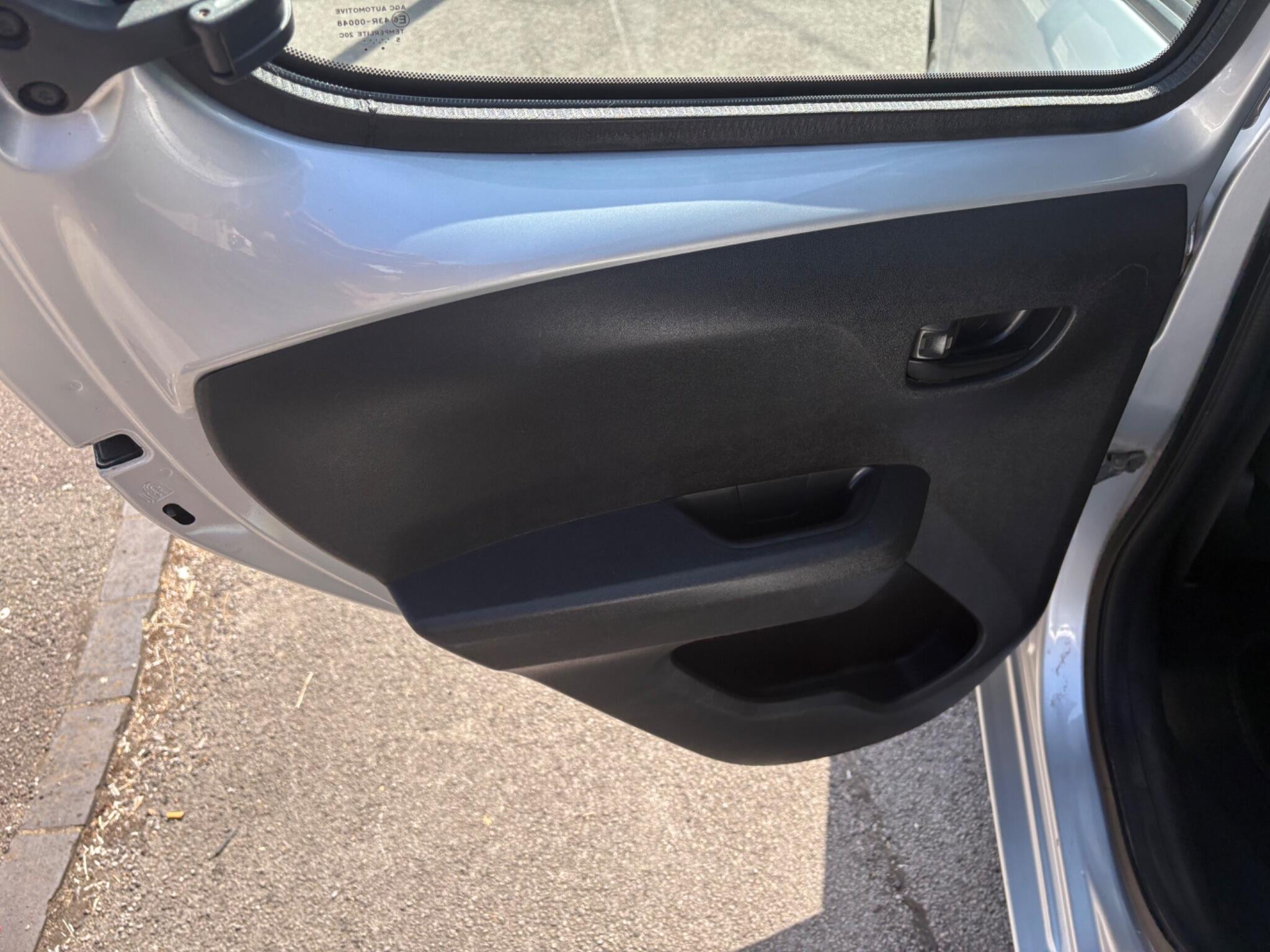 2015 Peugeot 108 1.0 Active Euro 6 5dr • 75,187 miles image 47