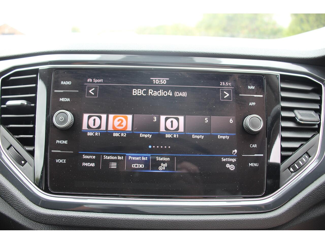 Volkswagen T-Roc view 23