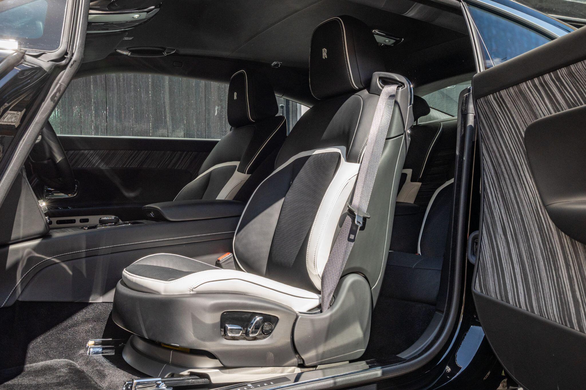 Rolls-Royce Spectre view 49