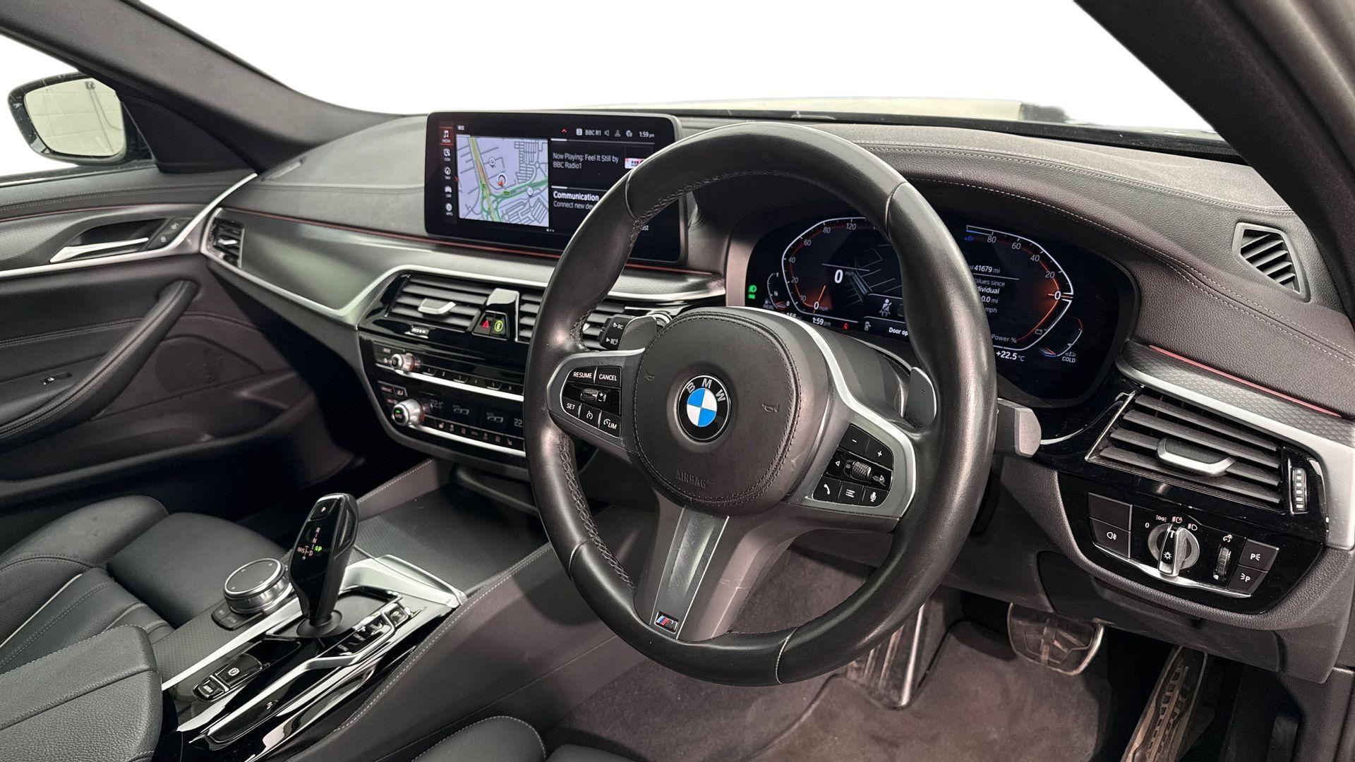 BMW 5 Series view 6