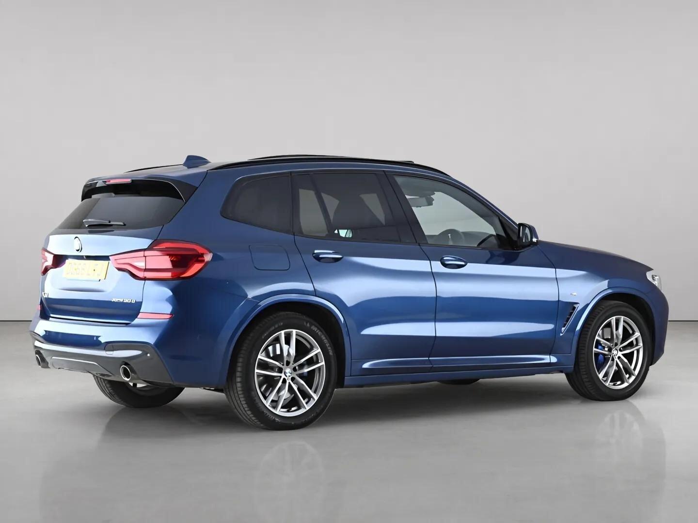 BMW X3 view 6