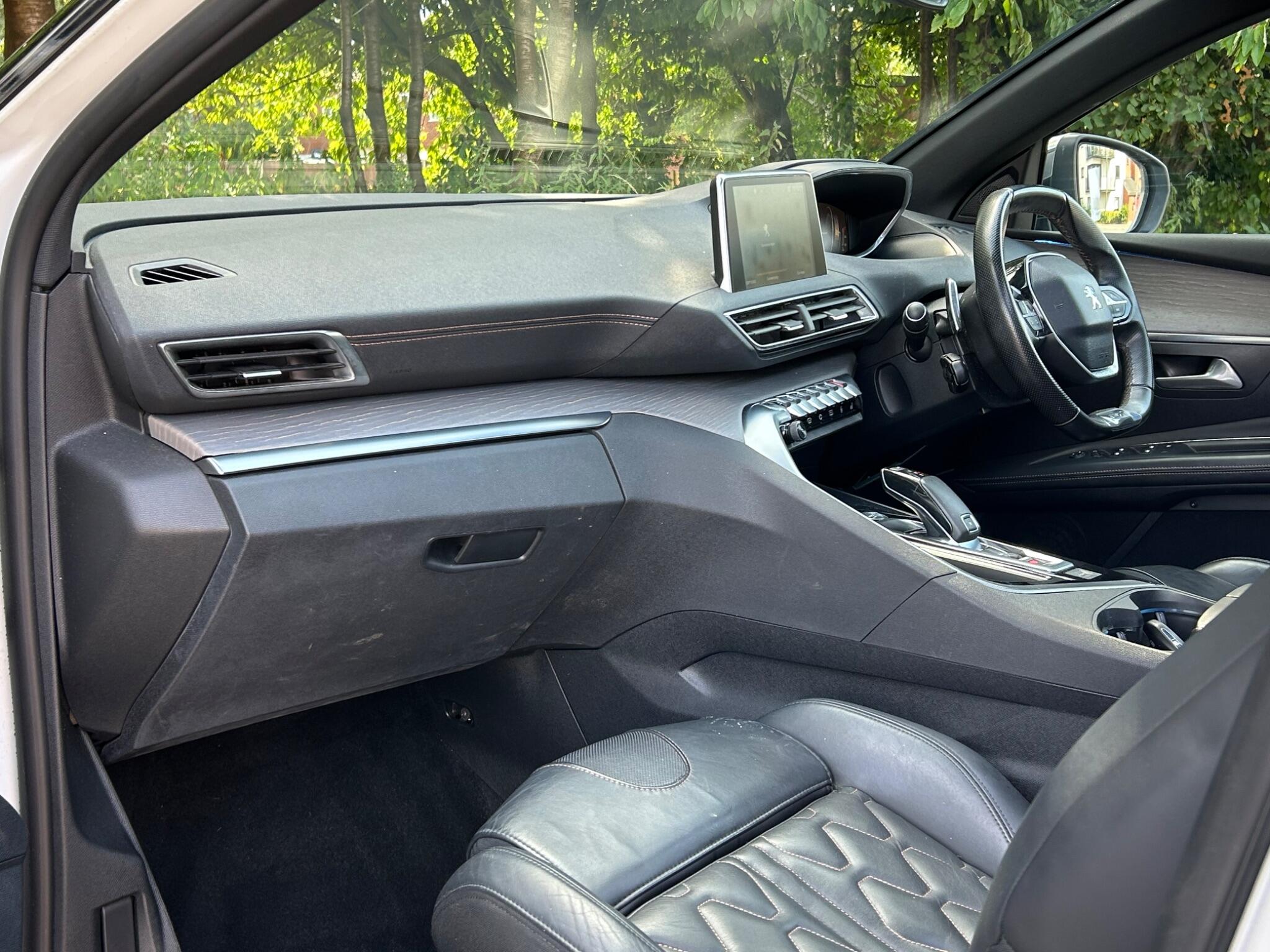 Peugeot 3008 view 12
