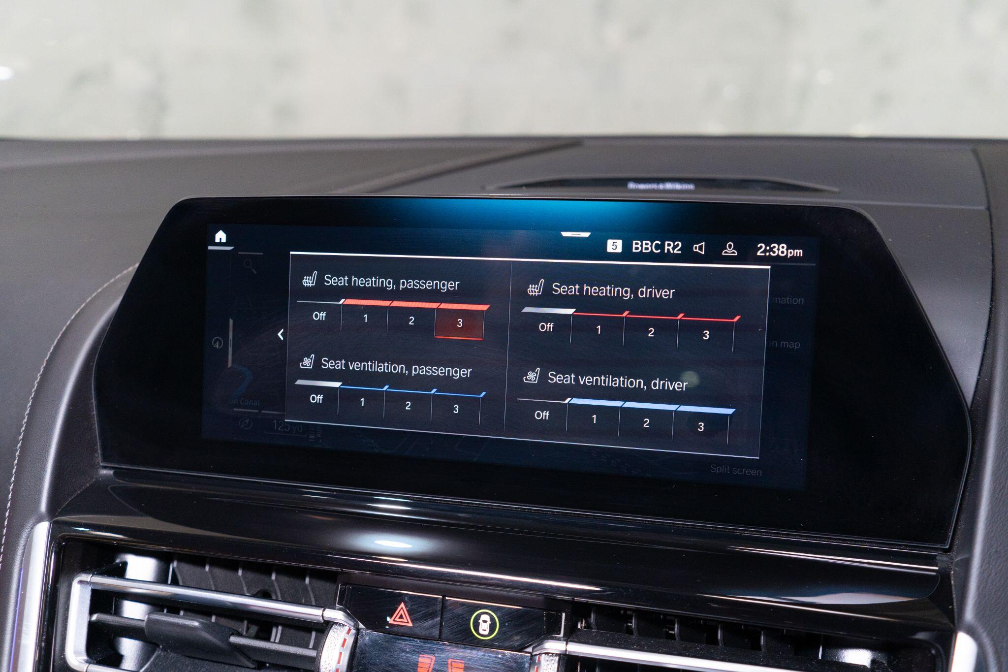 BMW 8 Series view 32