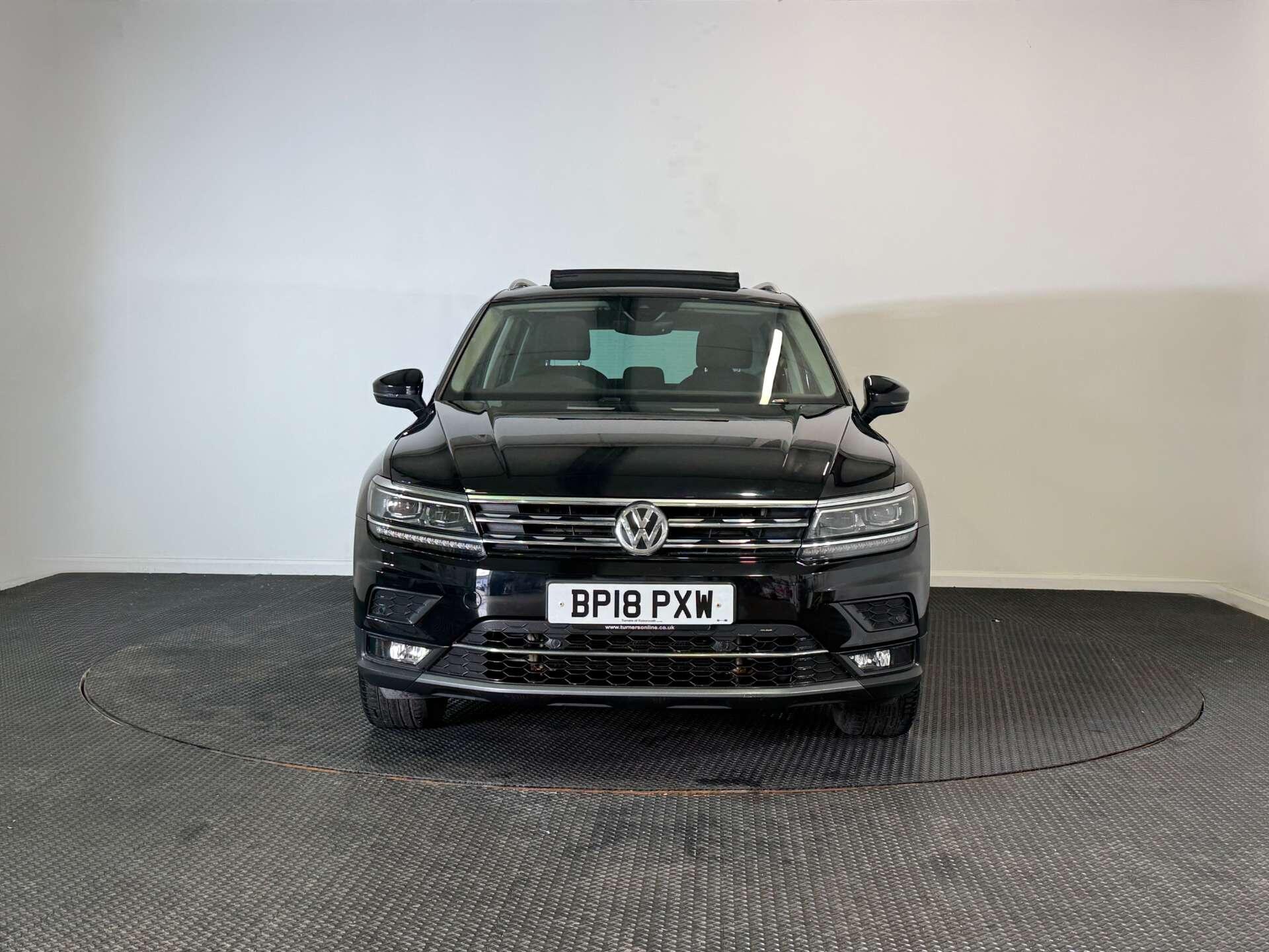 Volkswagen Tiguan view 2