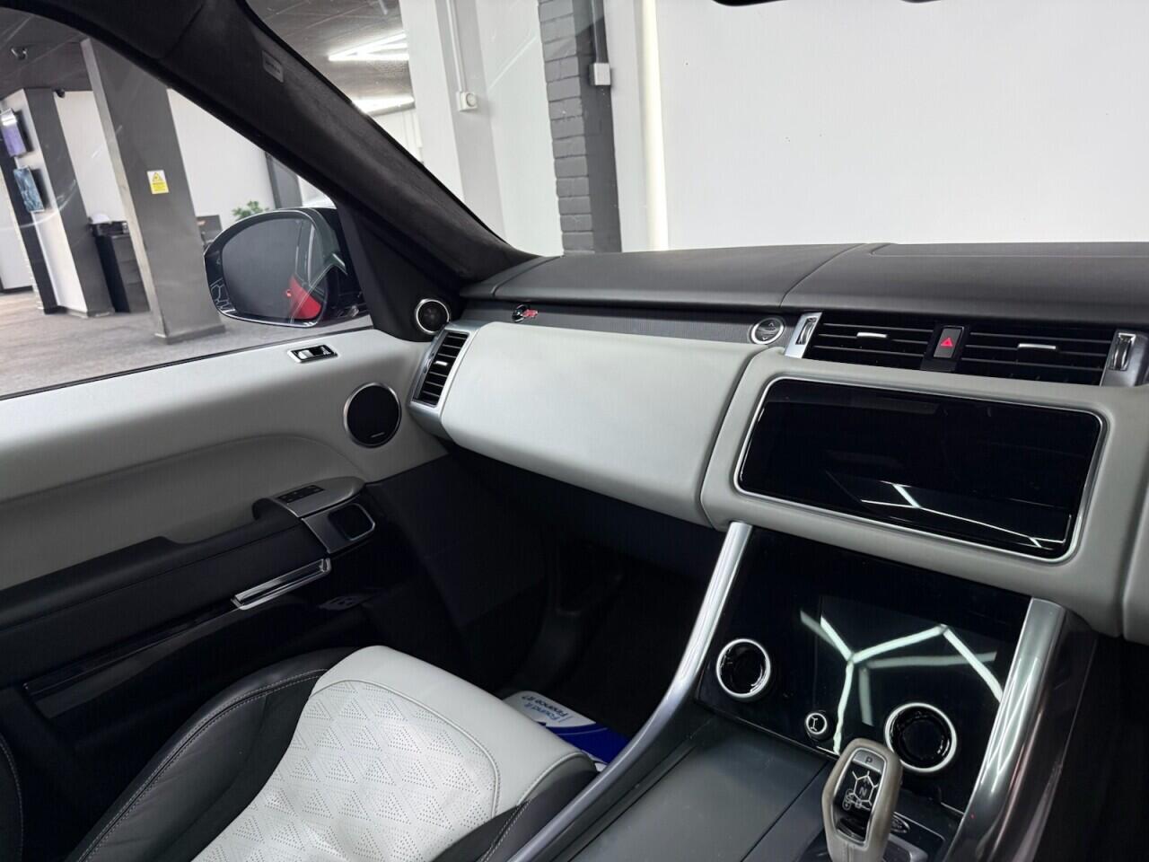 Land Rover Range Rover Sport view 30