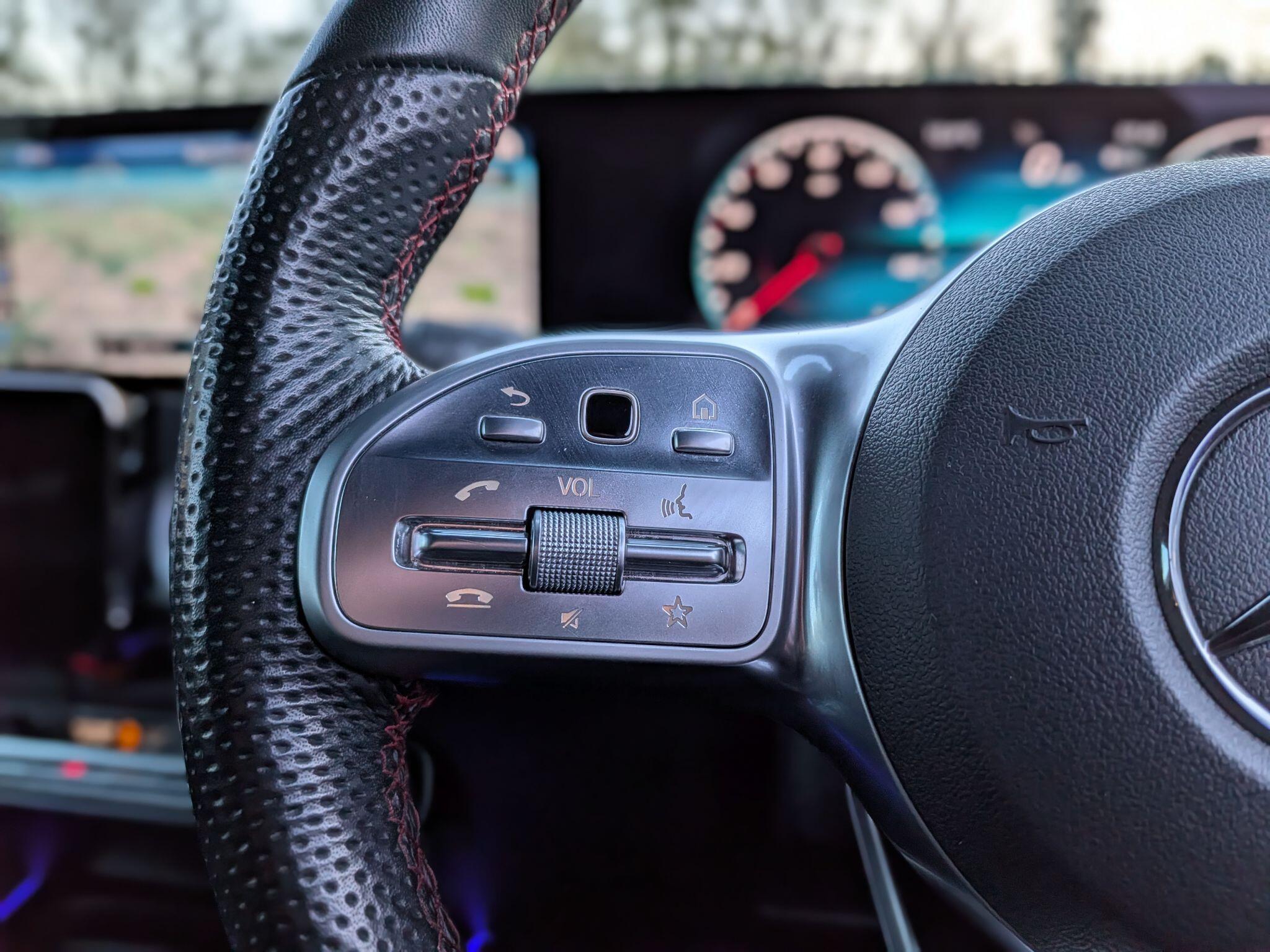 Mercedes-Benz GLB view 42