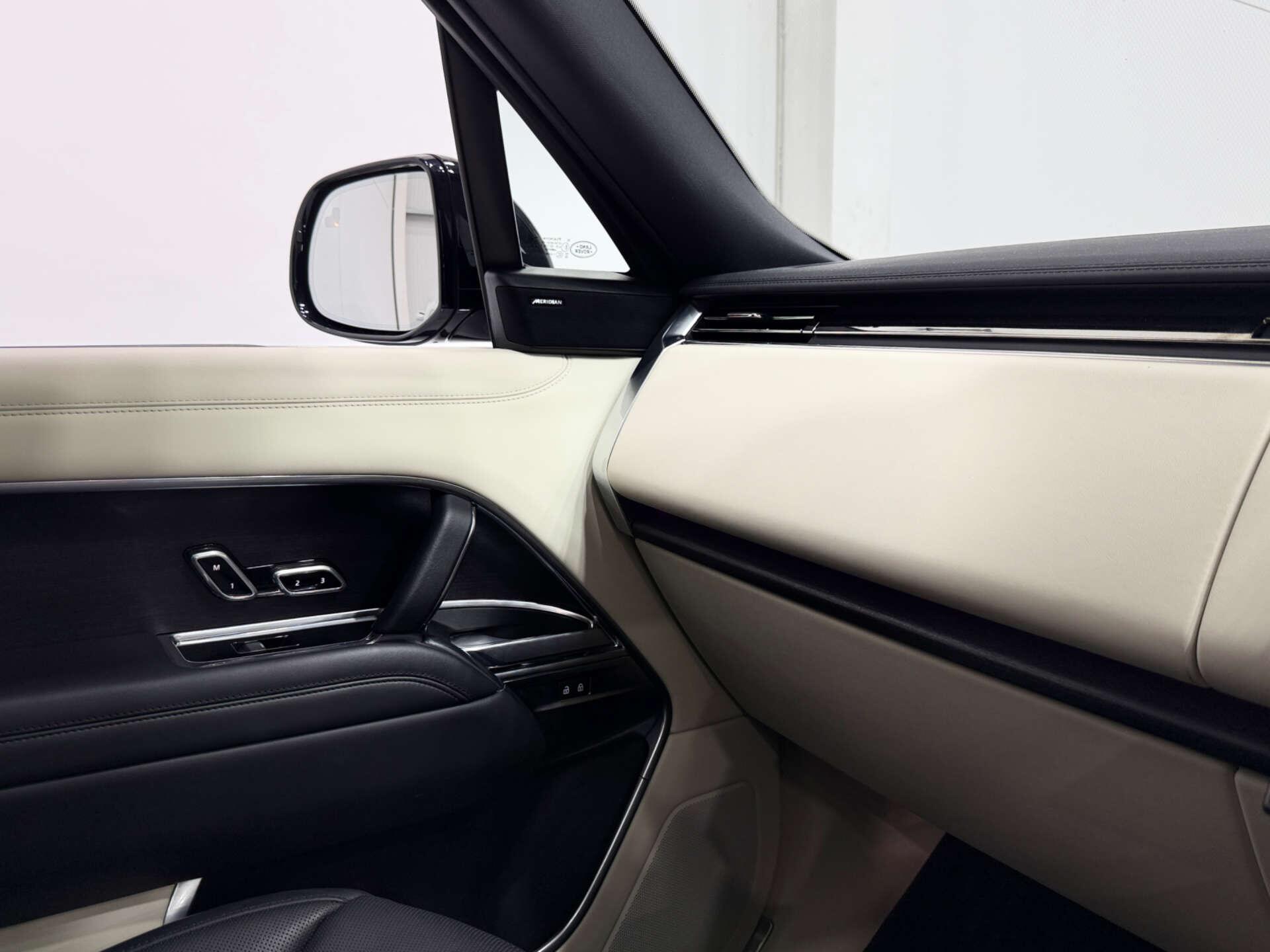 Land Rover Range Rover view 31