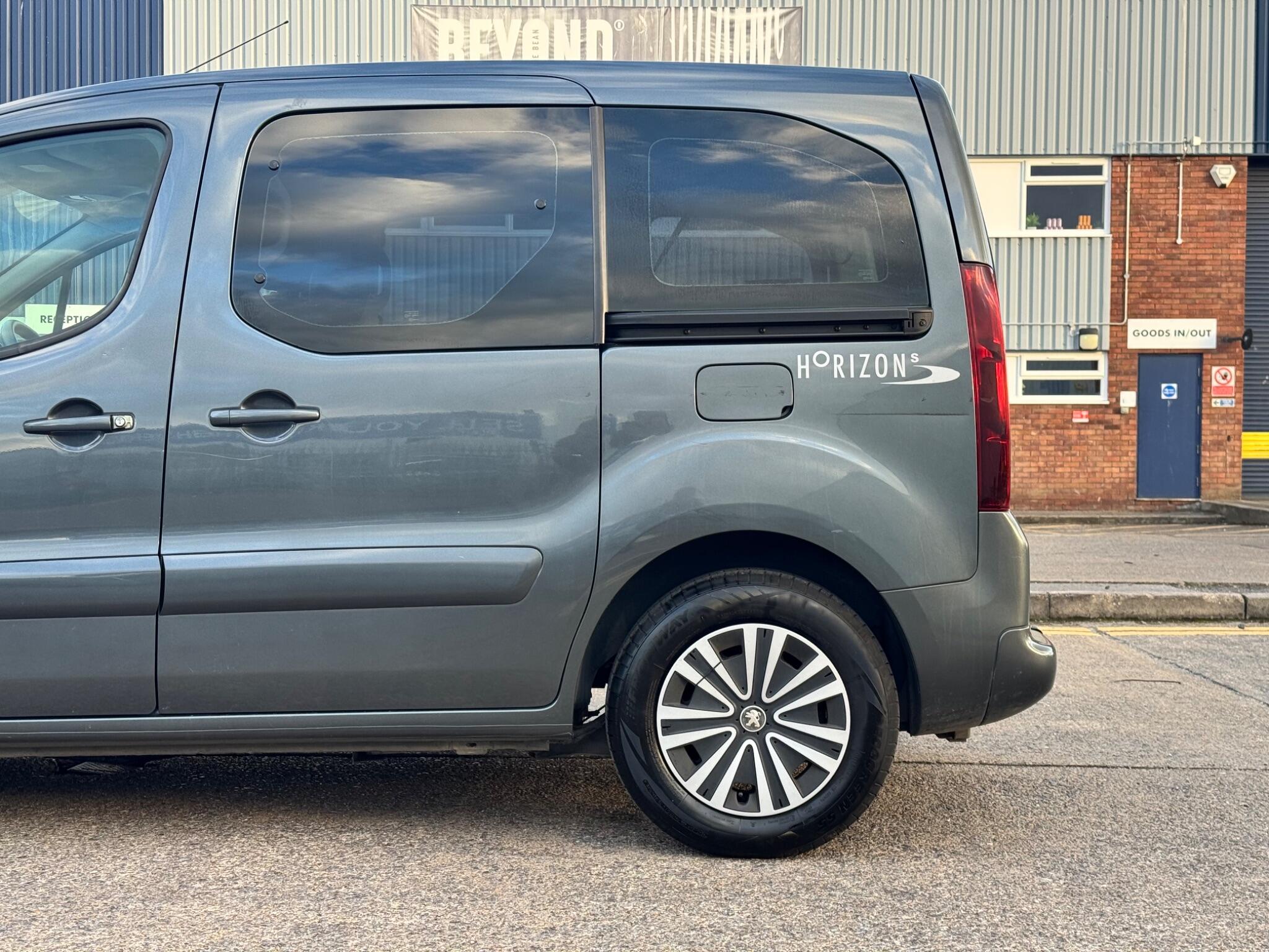 Peugeot Partner Tepee view 34