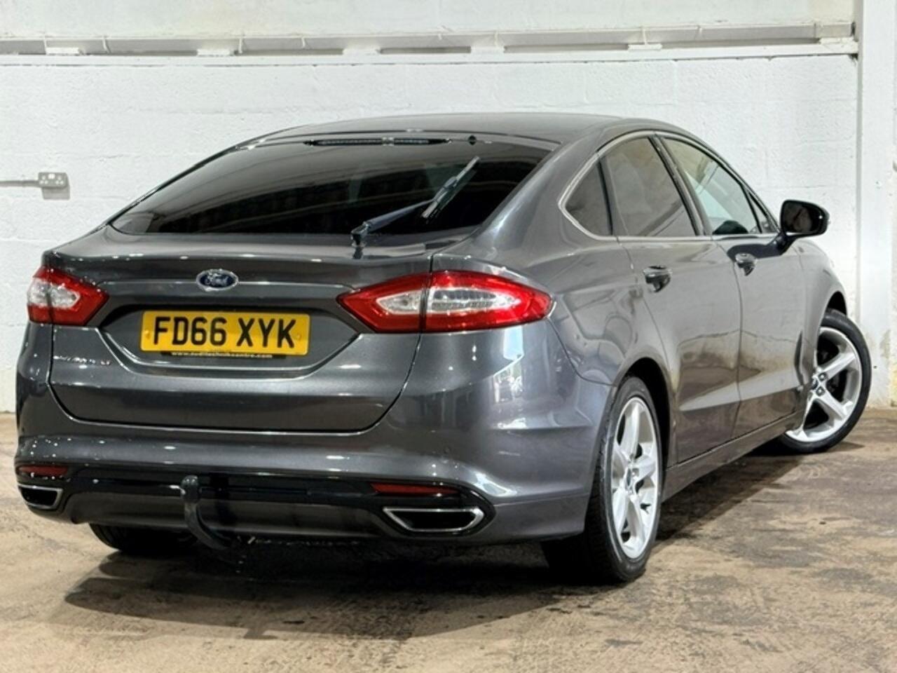 Ford Mondeo view 36